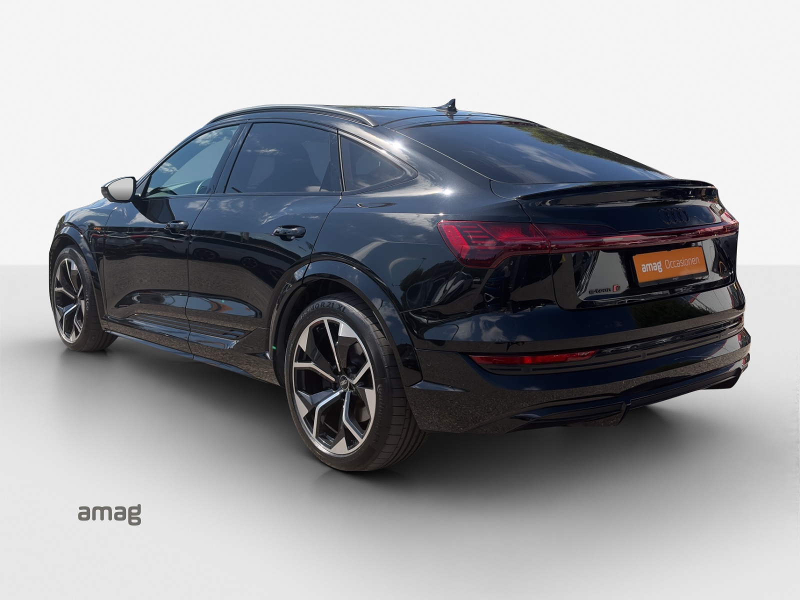 AUDI e-tron S Sportback quattro-image-2
