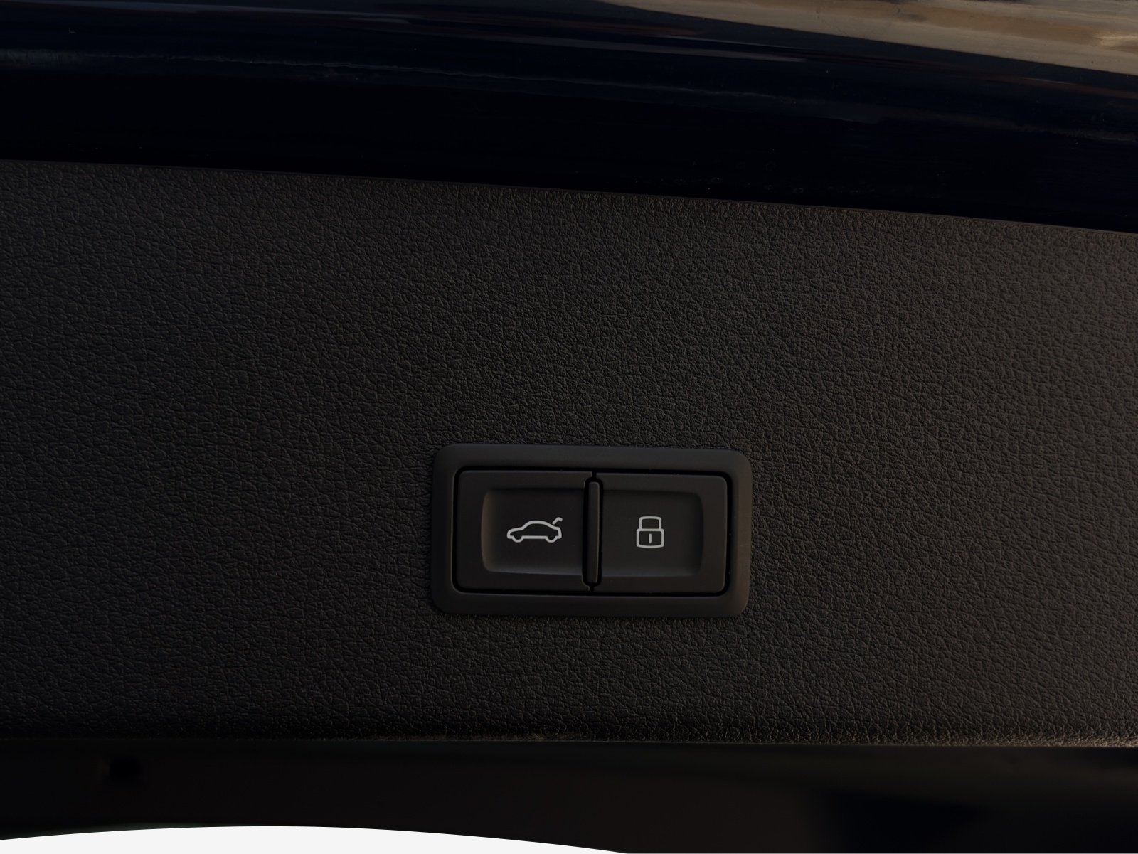 AUDI e-tron S Sportback quattro-image-15