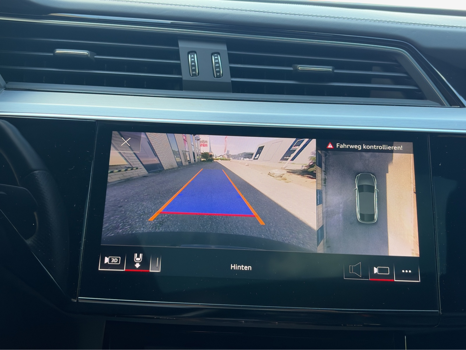 AUDI e-tron S Sportback quattro-image-16