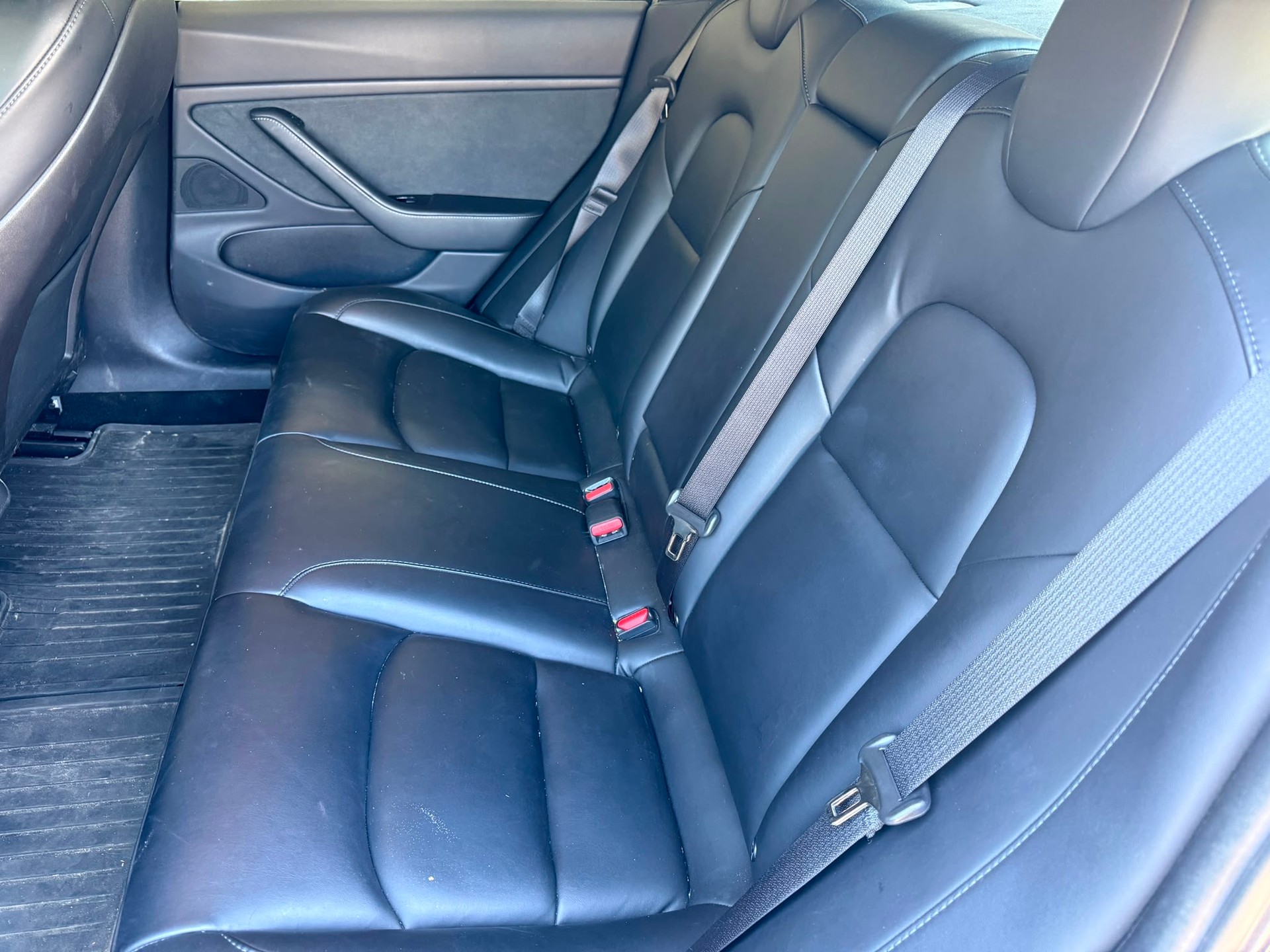 TESLA Model 3 Long Range Dual Motor AWD-image-13