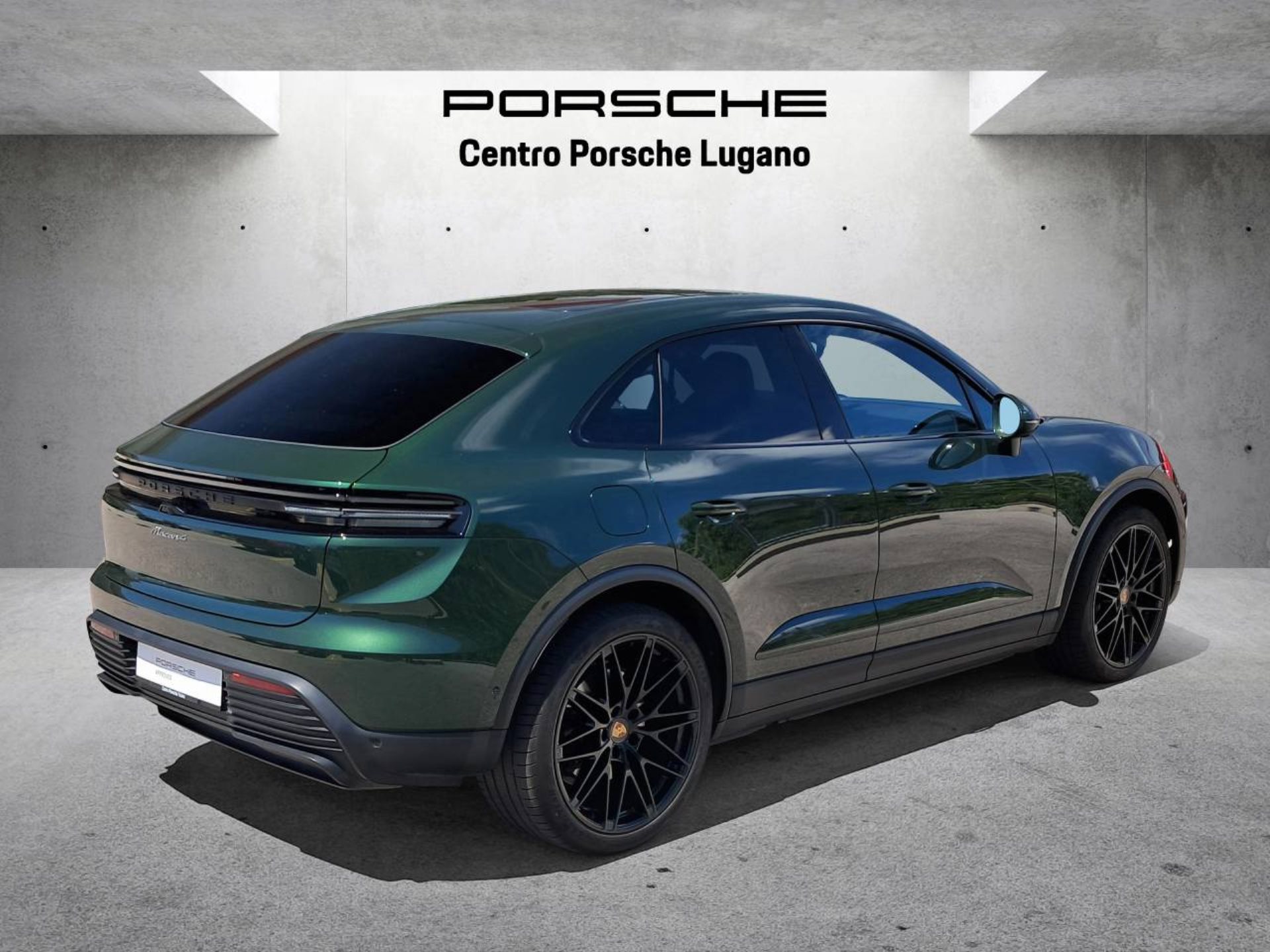 PORSCHE Macan 4-image-7