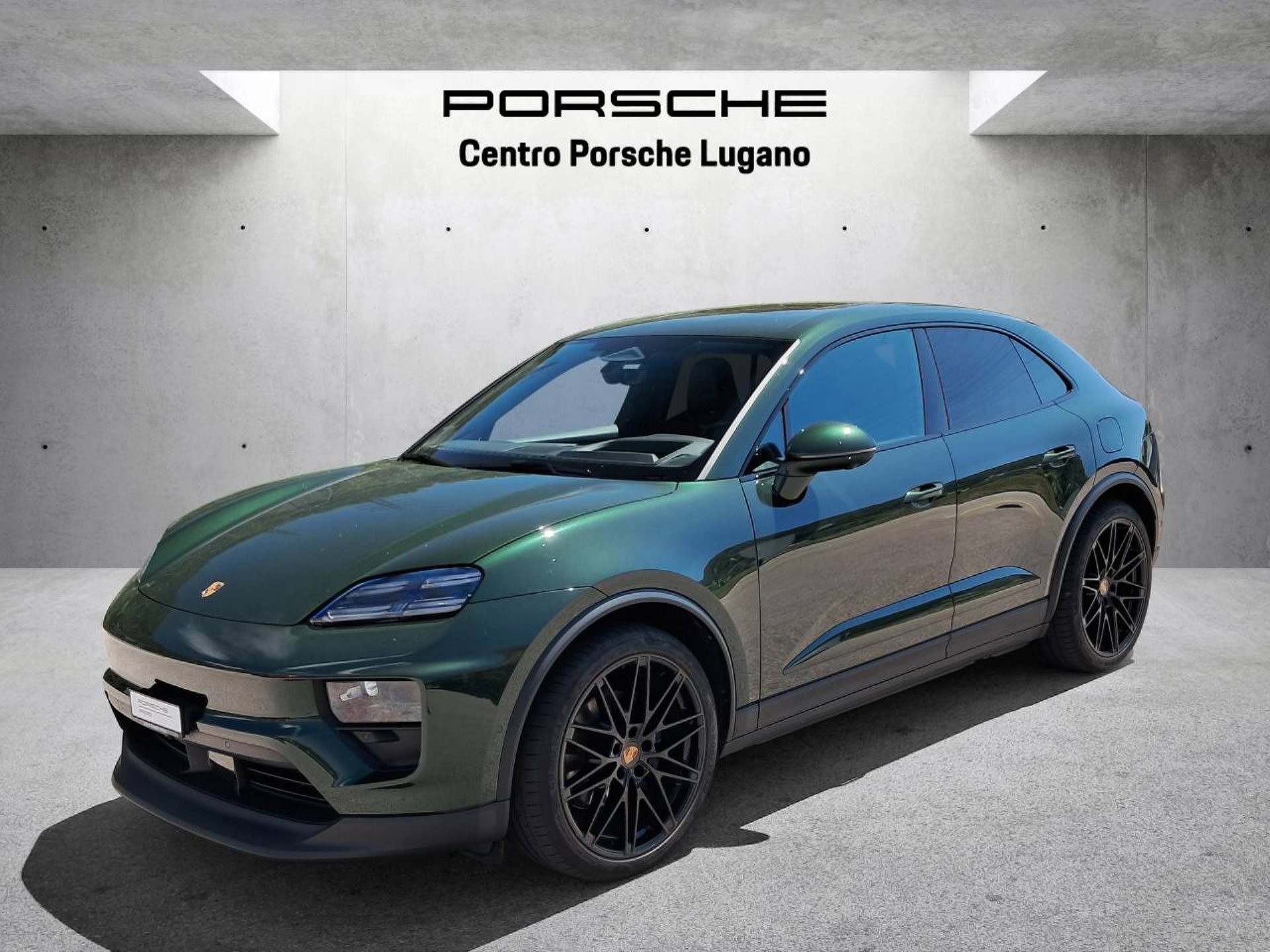 PORSCHE Macan 4-image-8
