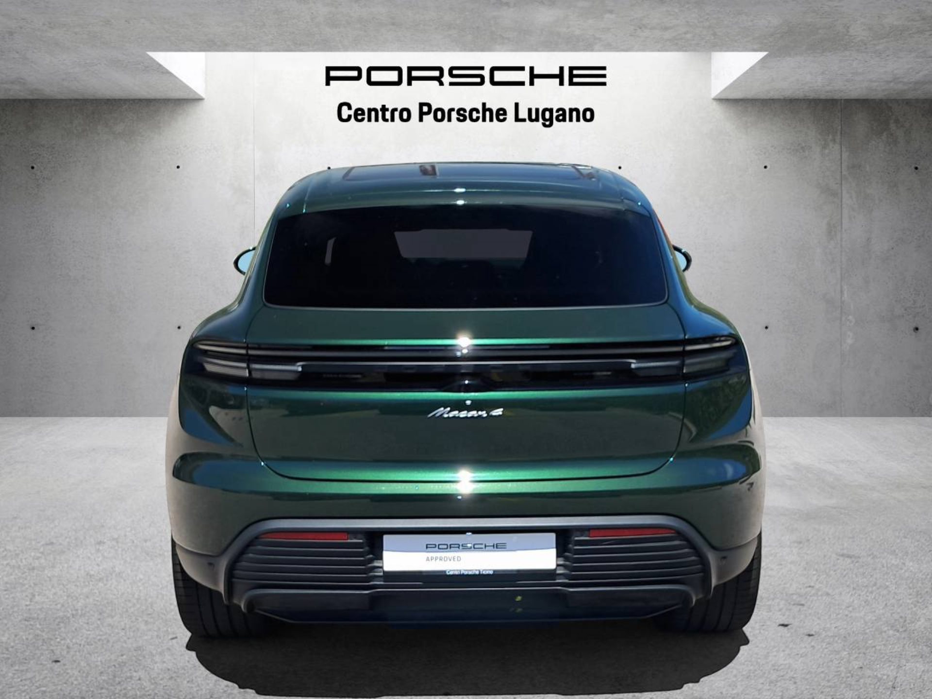 PORSCHE Macan 4-image-10