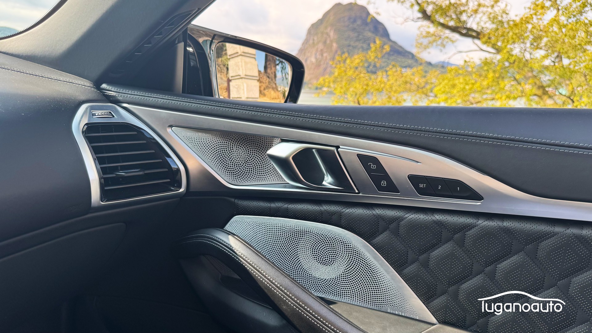 BMW M8 xDrive M Competition Steptronic-image-12
