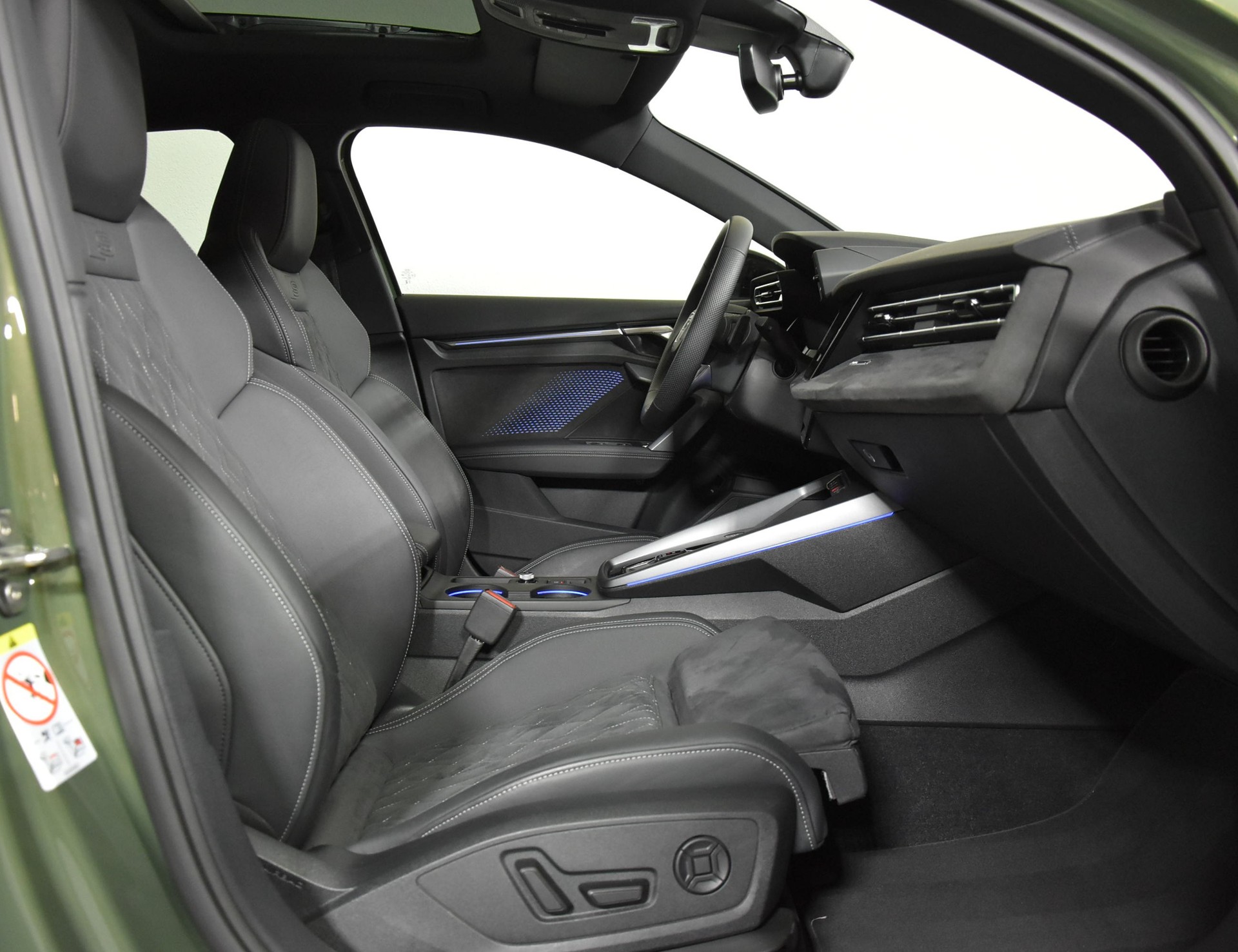 AUDI A3 Sportback 35 TFSI S line Attraction S-tronic-image-2