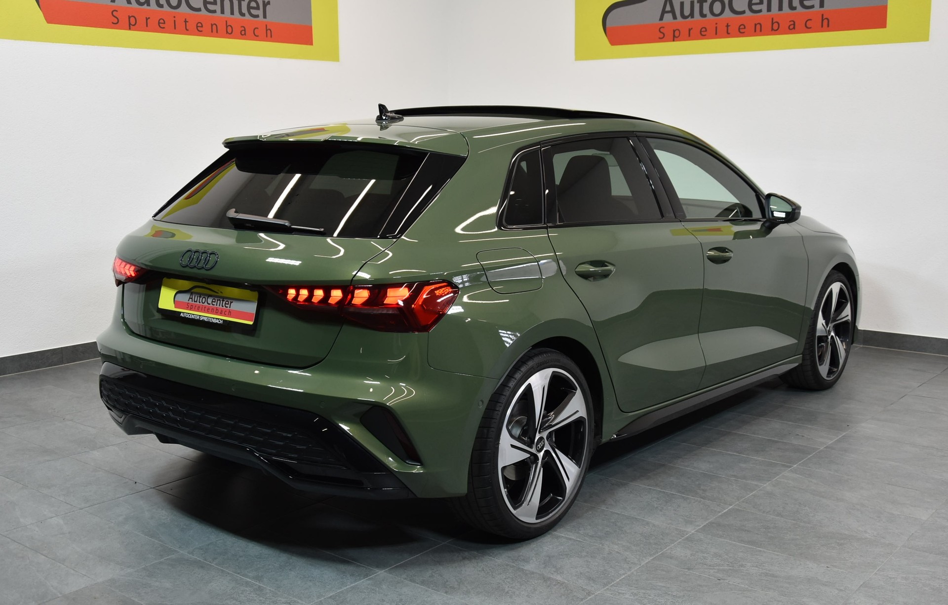 AUDI A3 Sportback 35 TFSI S line Attraction S-tronic-image-11