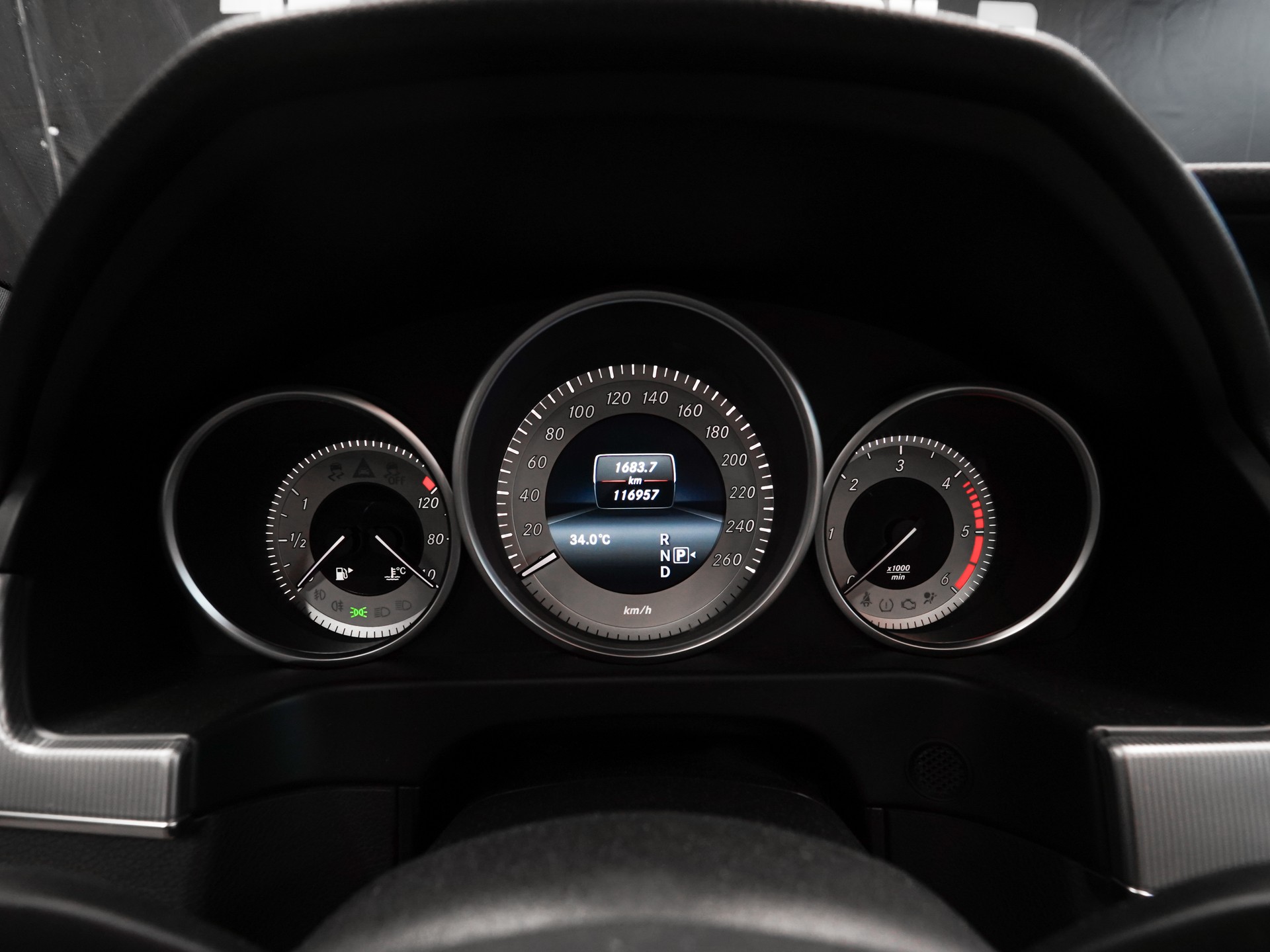 MERCEDES-BENZ E 350 BlueTEC Avantgarde 4Matic 7G-Tronic-image-12