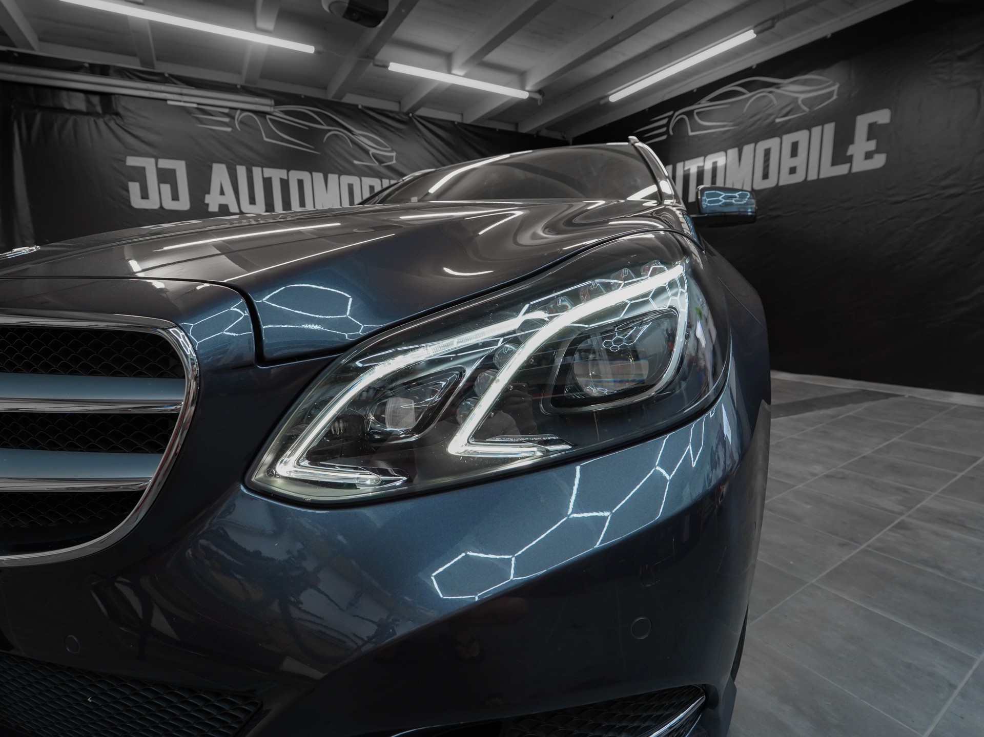 MERCEDES-BENZ E 350 BlueTEC Avantgarde 4Matic 7G-Tronic-image-3