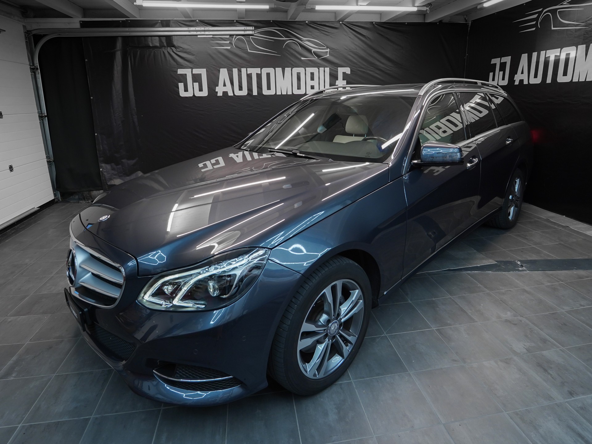 MERCEDES-BENZ E 350 BlueTEC Avantgarde 4Matic 7G-Tronic