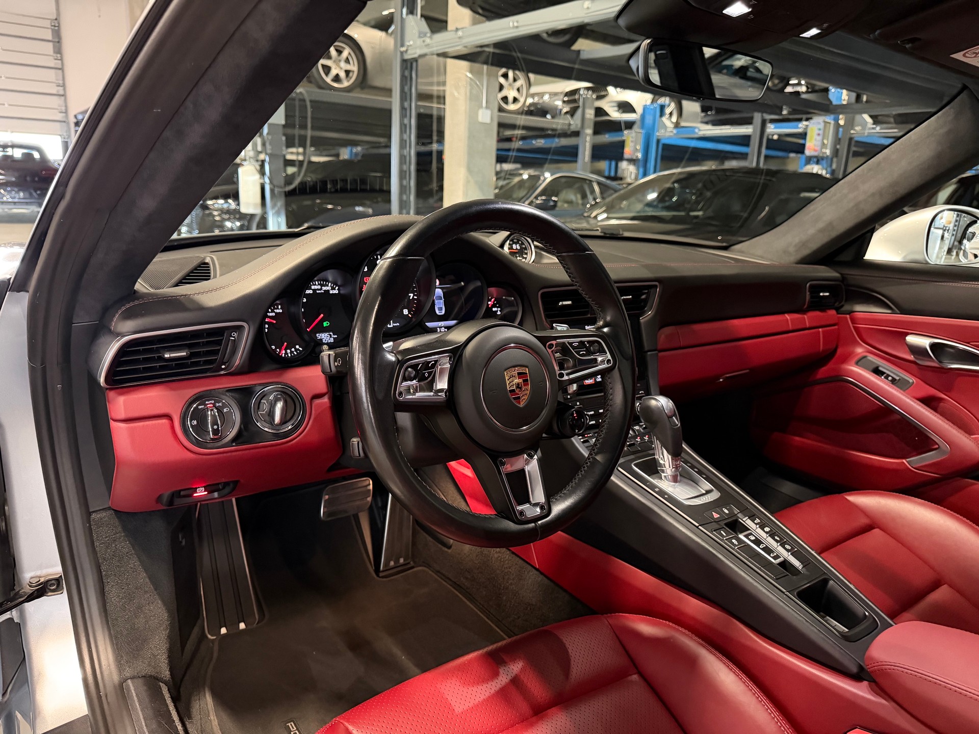 PORSCHE 911 Carrera GTS PDK-image-8