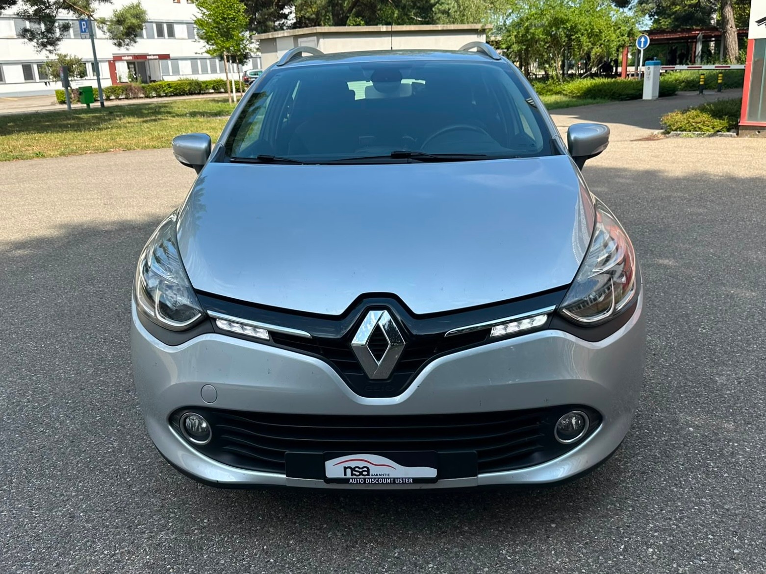 RENAULT Clio Grandtour 1.2 16V T Dynamique EDC-image-0