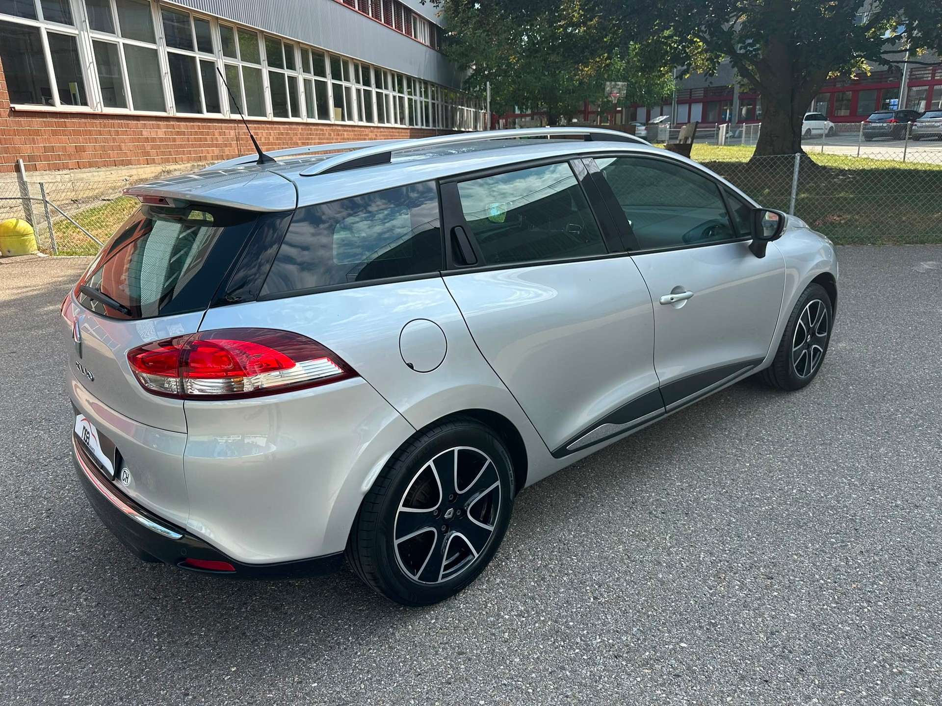 RENAULT Clio Grandtour 1.2 16V T Dynamique EDC-image-5