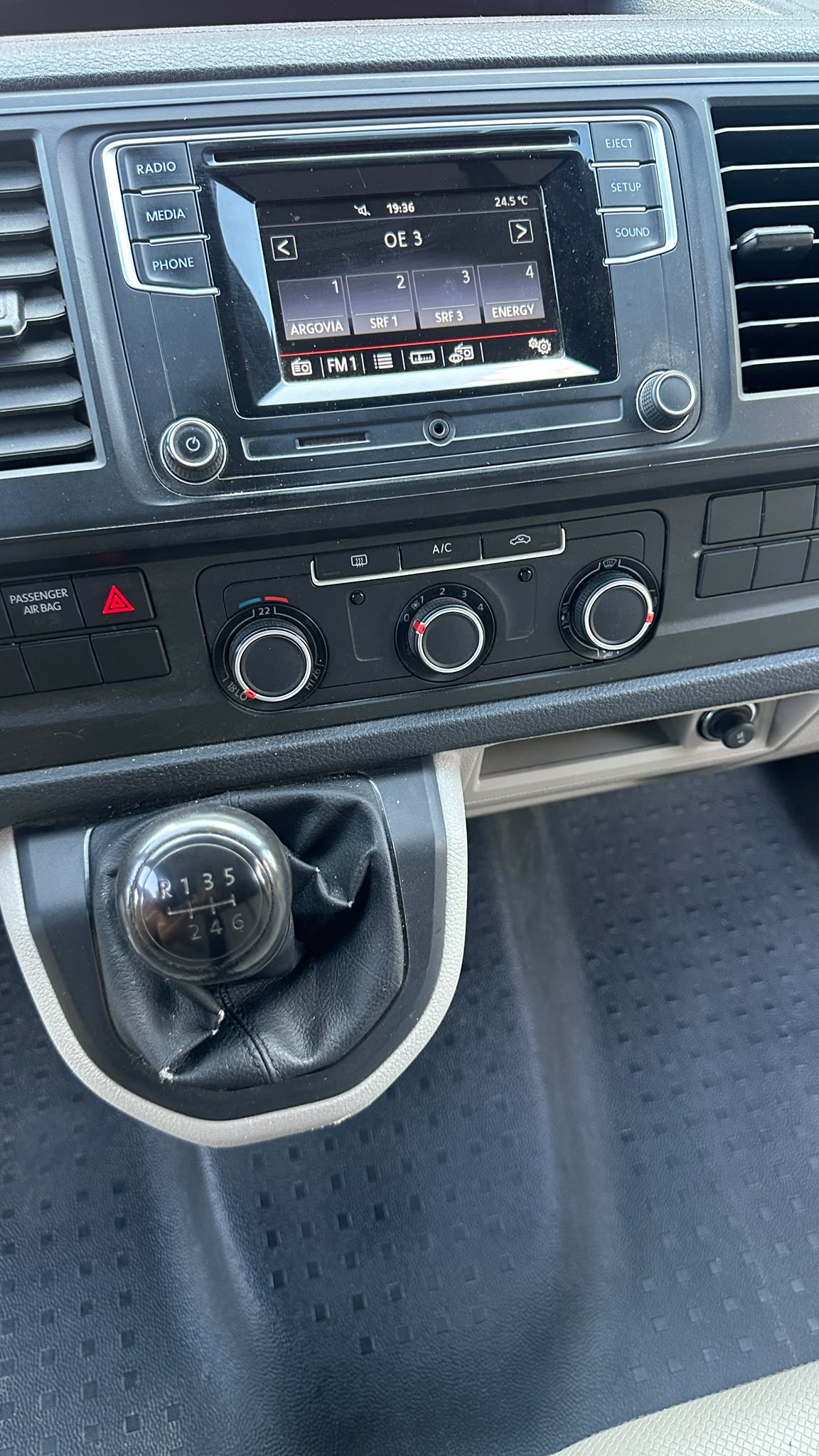VW T6 2.0 TDI-image-12