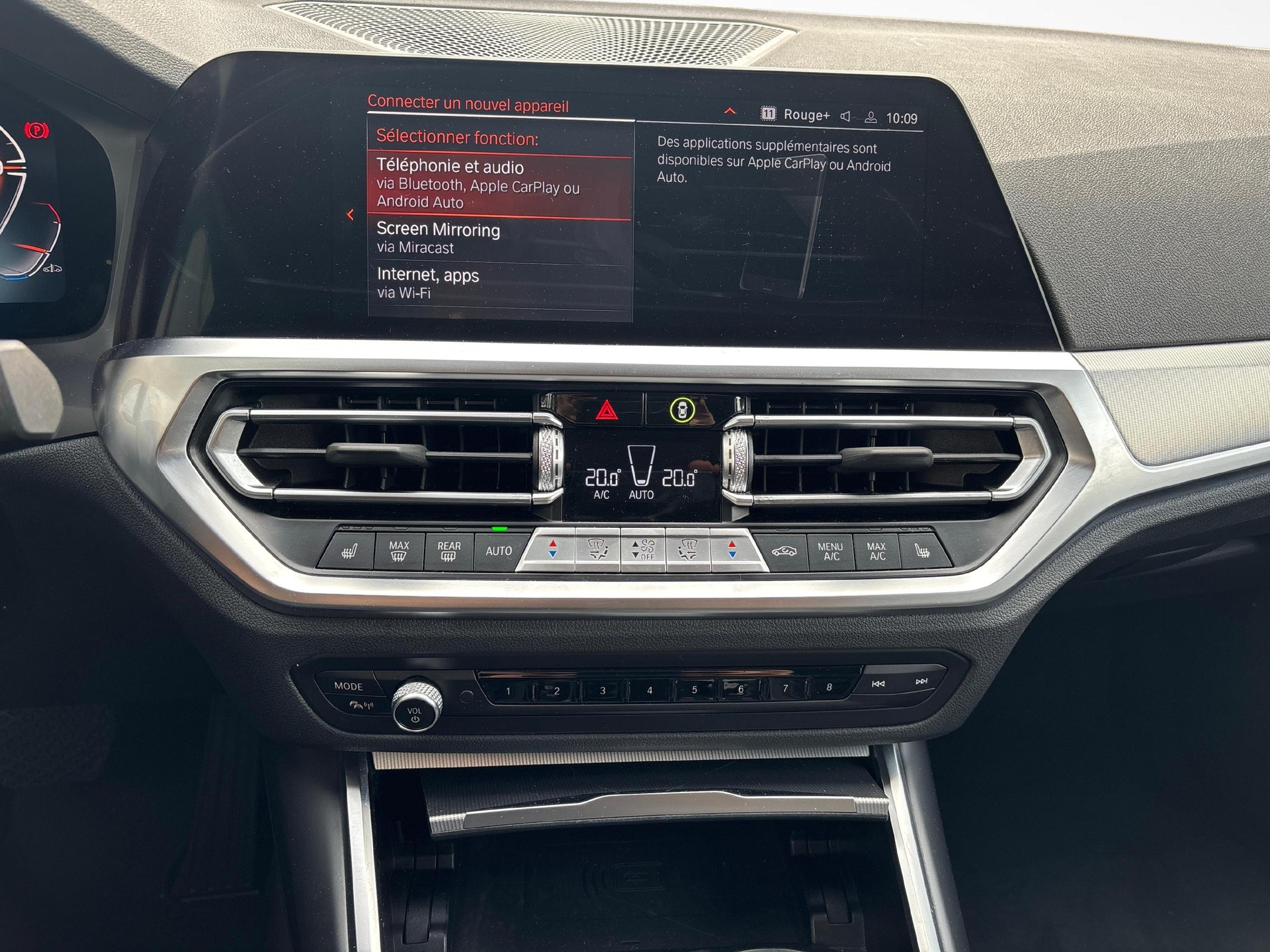 BMW 330i xDrive Touring-image-14