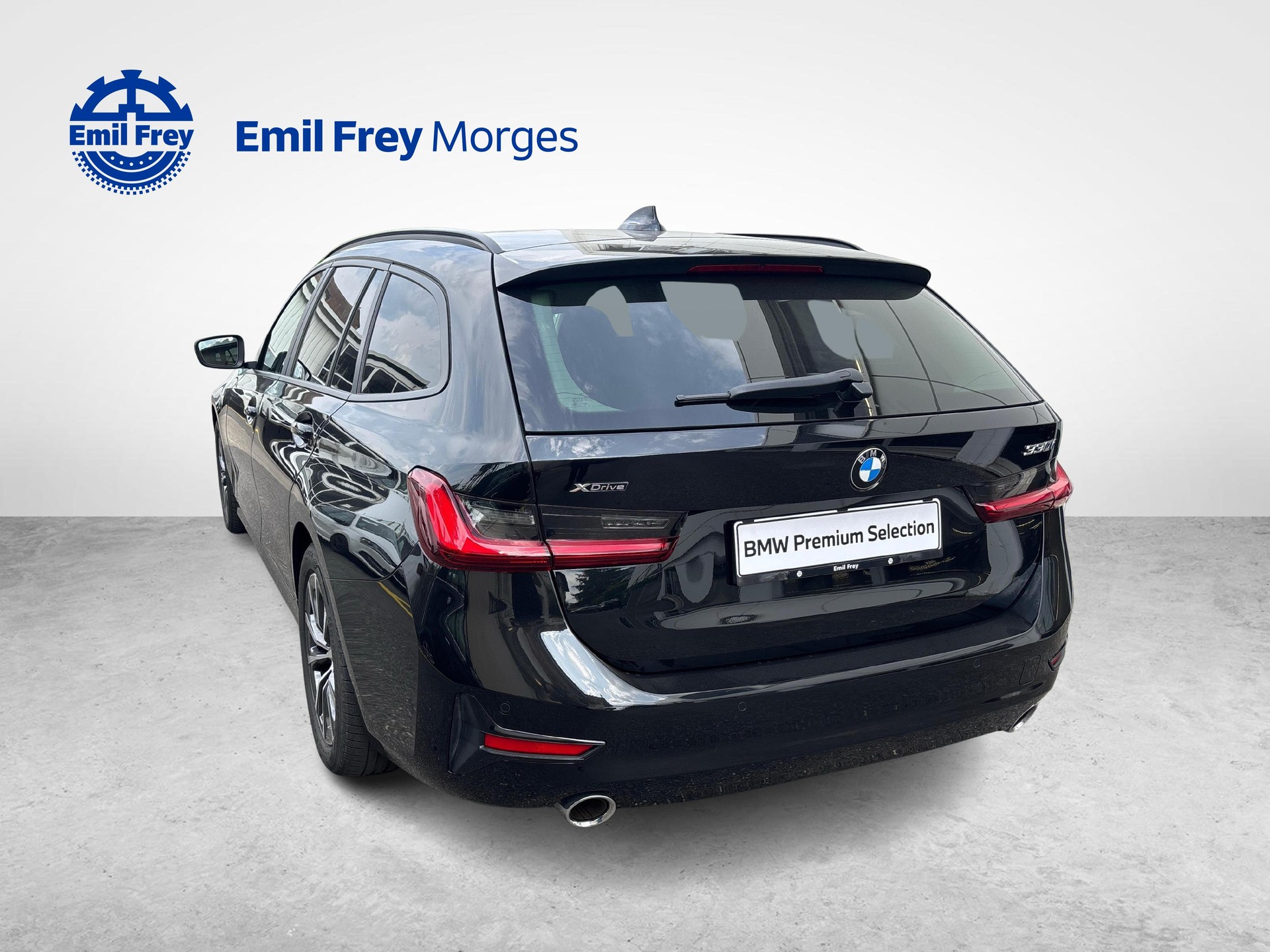 BMW 330i xDrive Touring-image-4