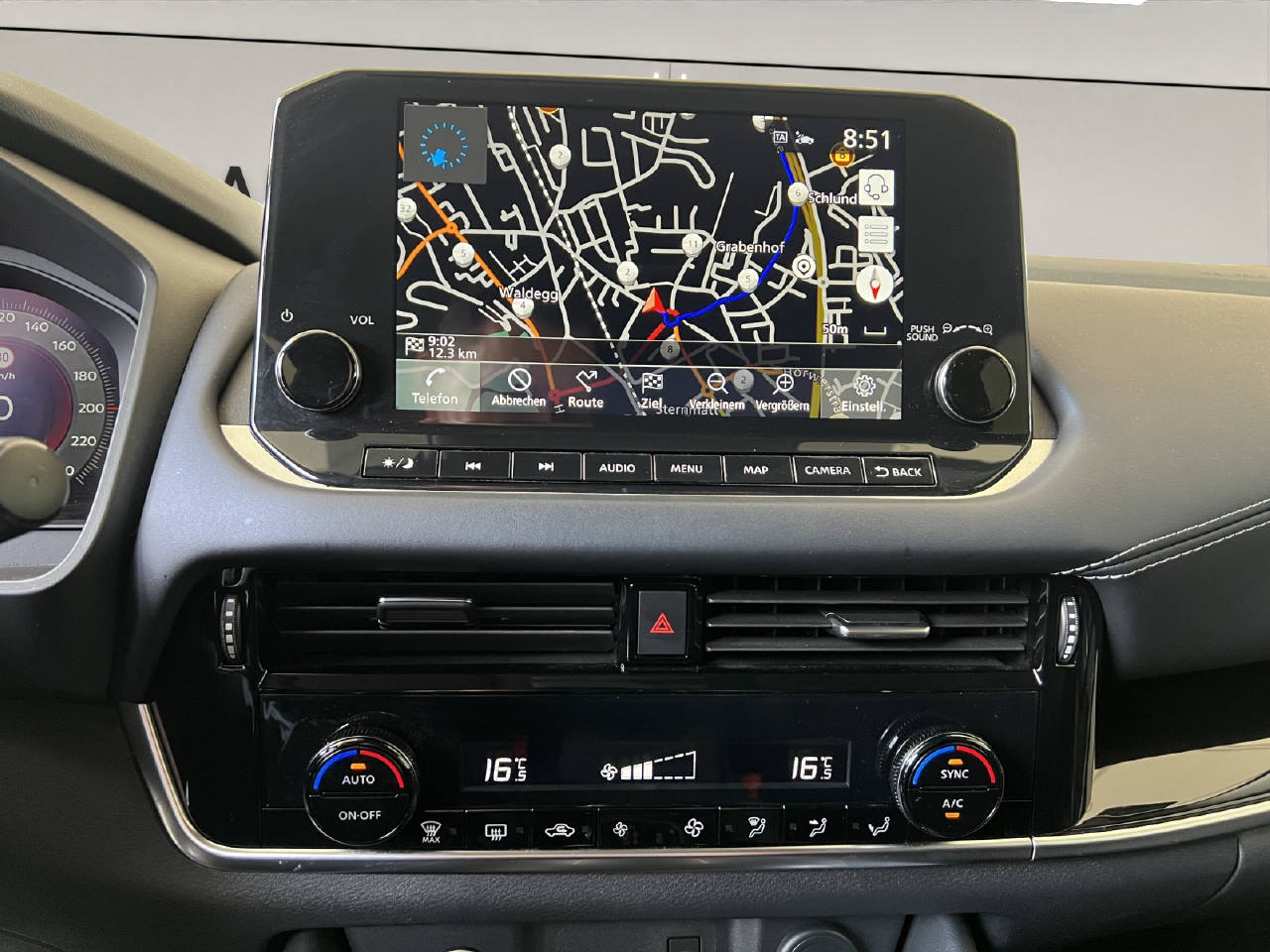 NISSAN Qashqai 1.3 DIG-T 158PS N-Connecta Business-image-16