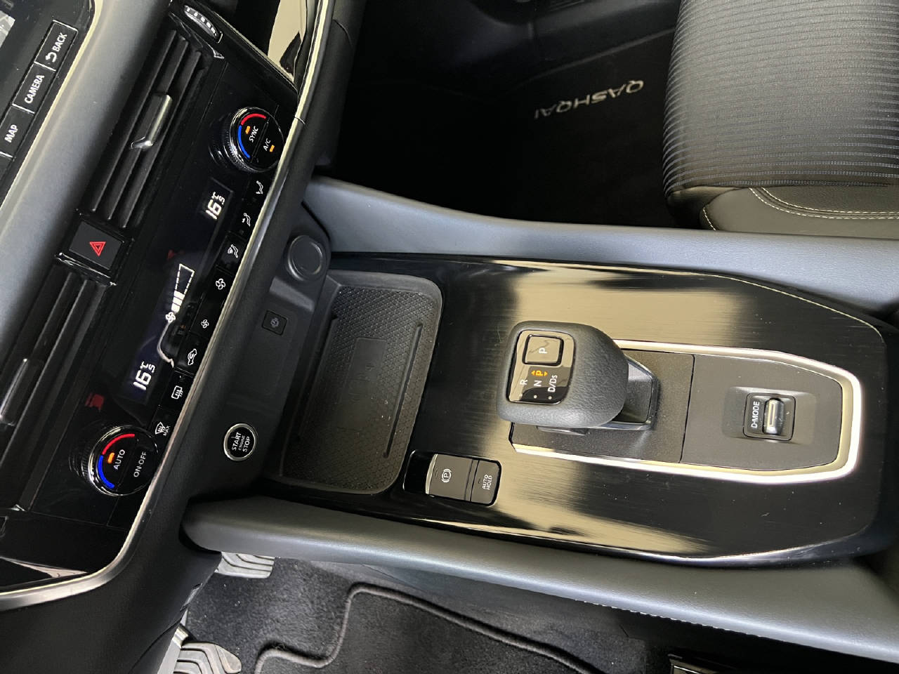 NISSAN Qashqai 1.3 DIG-T 158PS N-Connecta Business-image-17