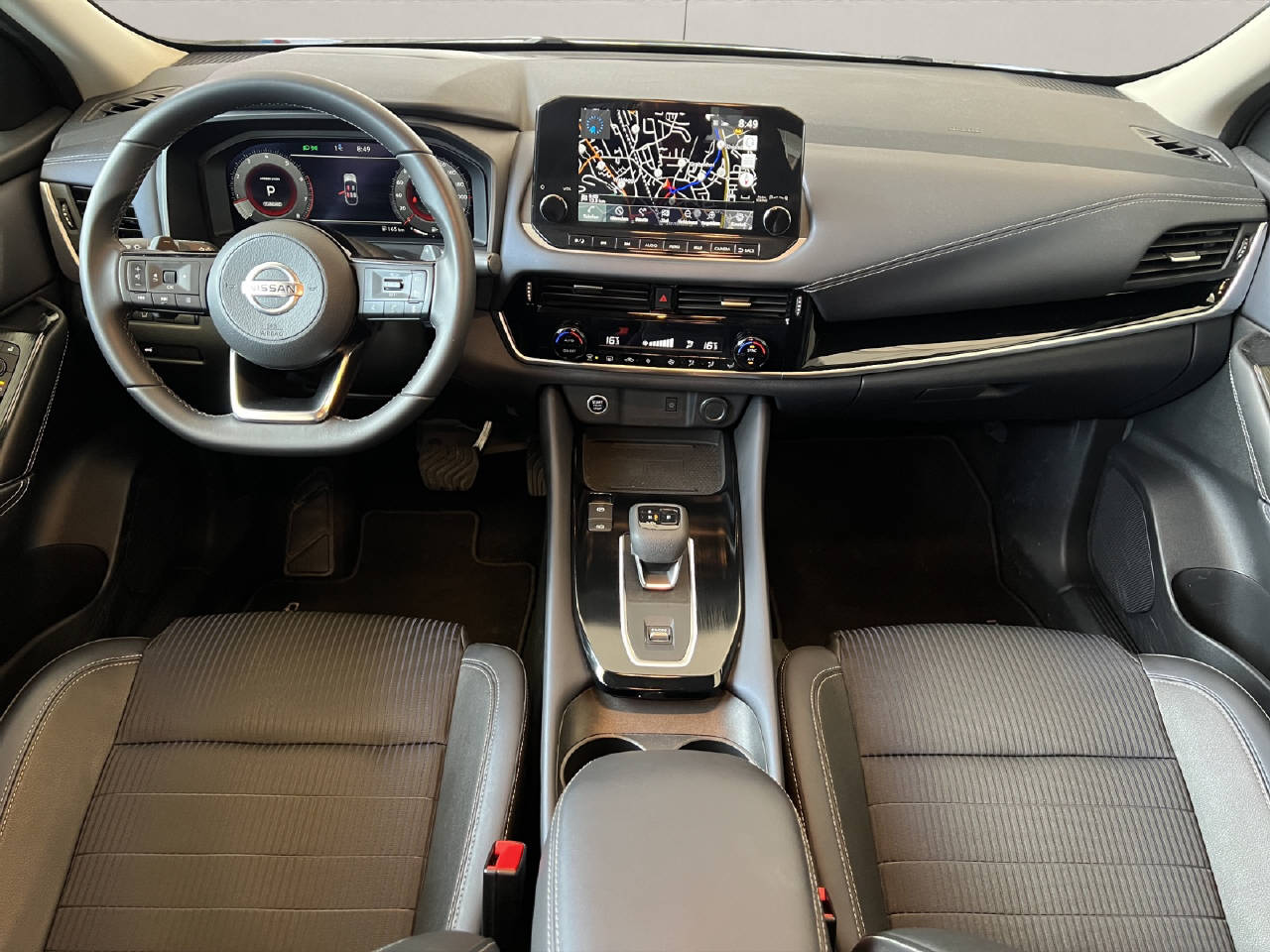 NISSAN Qashqai 1.3 DIG-T 158PS N-Connecta Business-image-9