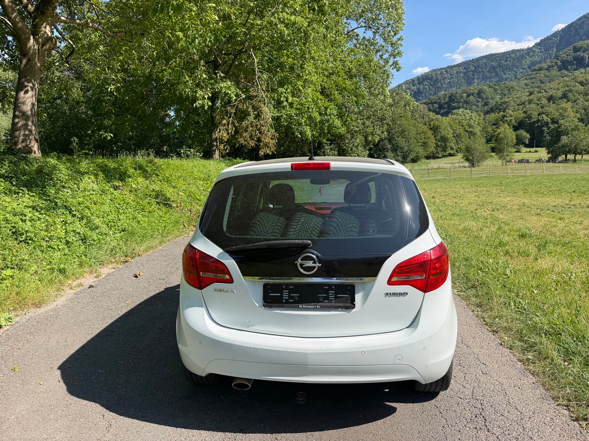 OPEL Meriva 1.4 Turbo Anniversary Edition-image-4