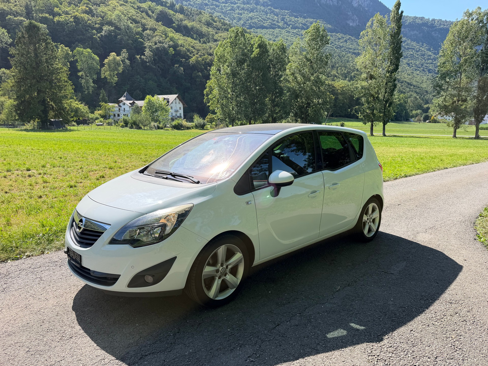 OPEL Meriva 1.4 Turbo Anniversary Edition-image-0