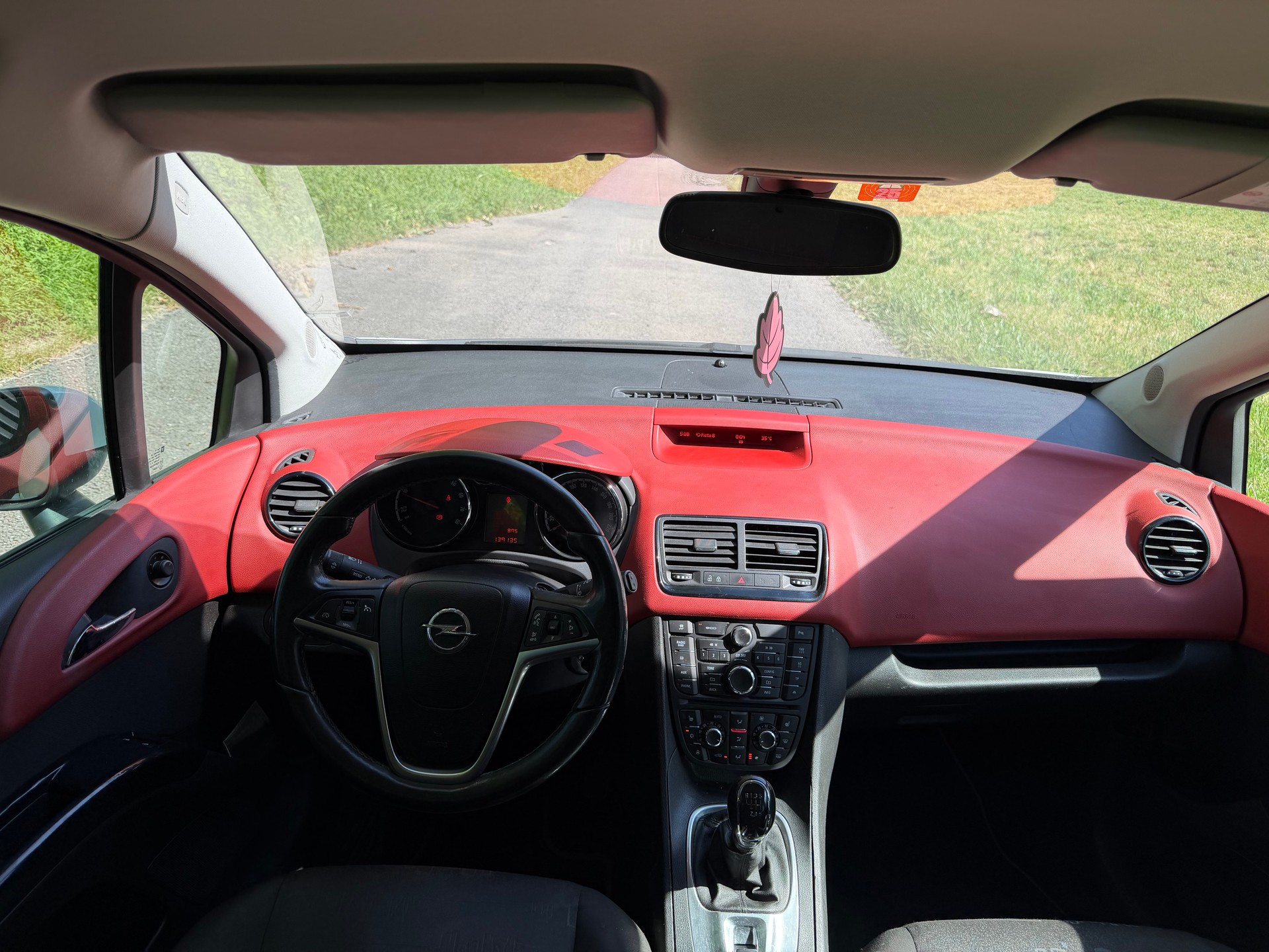 OPEL Meriva 1.4 Turbo Anniversary Edition-image-6