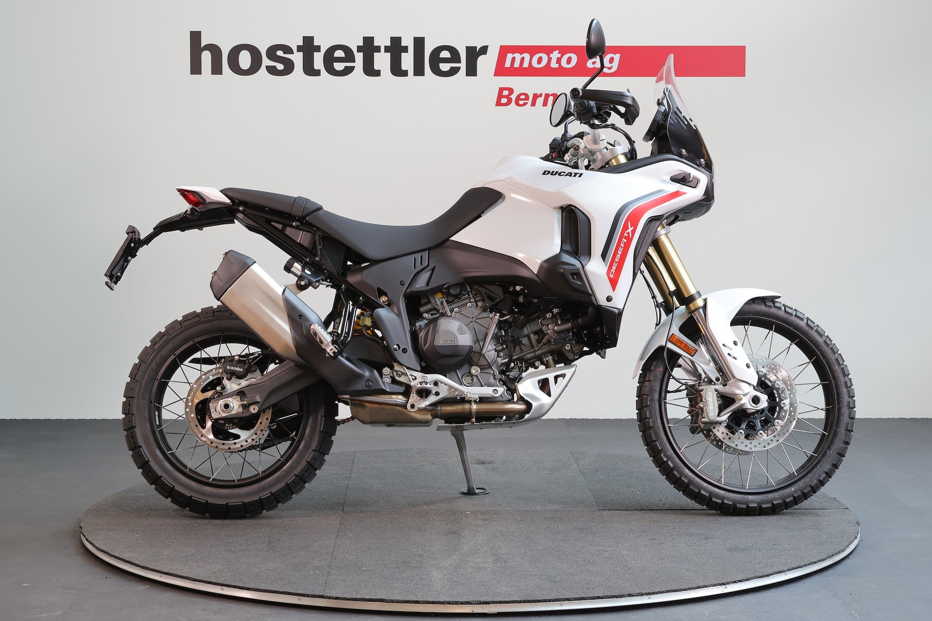 DUCATI Desert X-showroom-element-1
