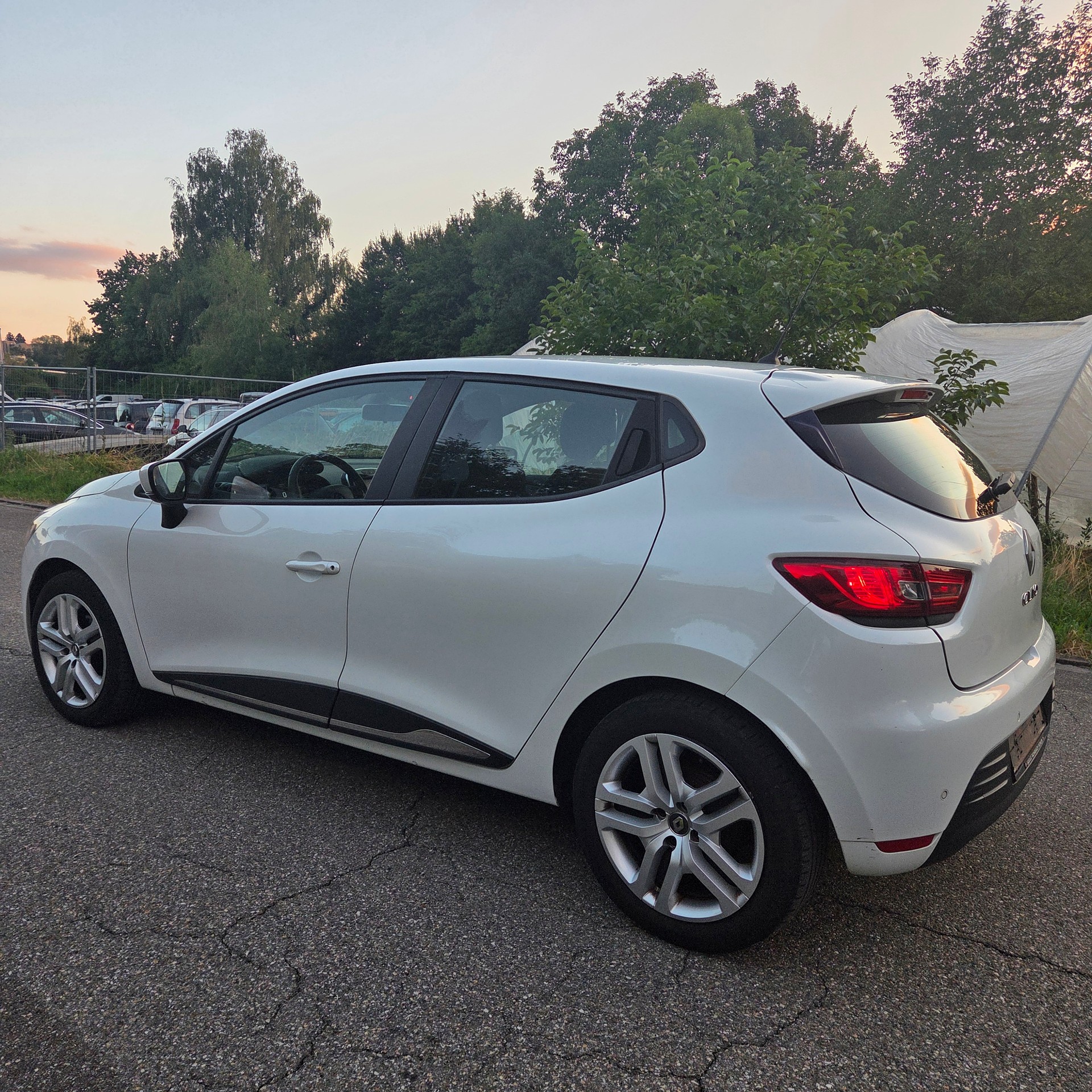 RENAULT Clio 0.9 12V Zen-image-2