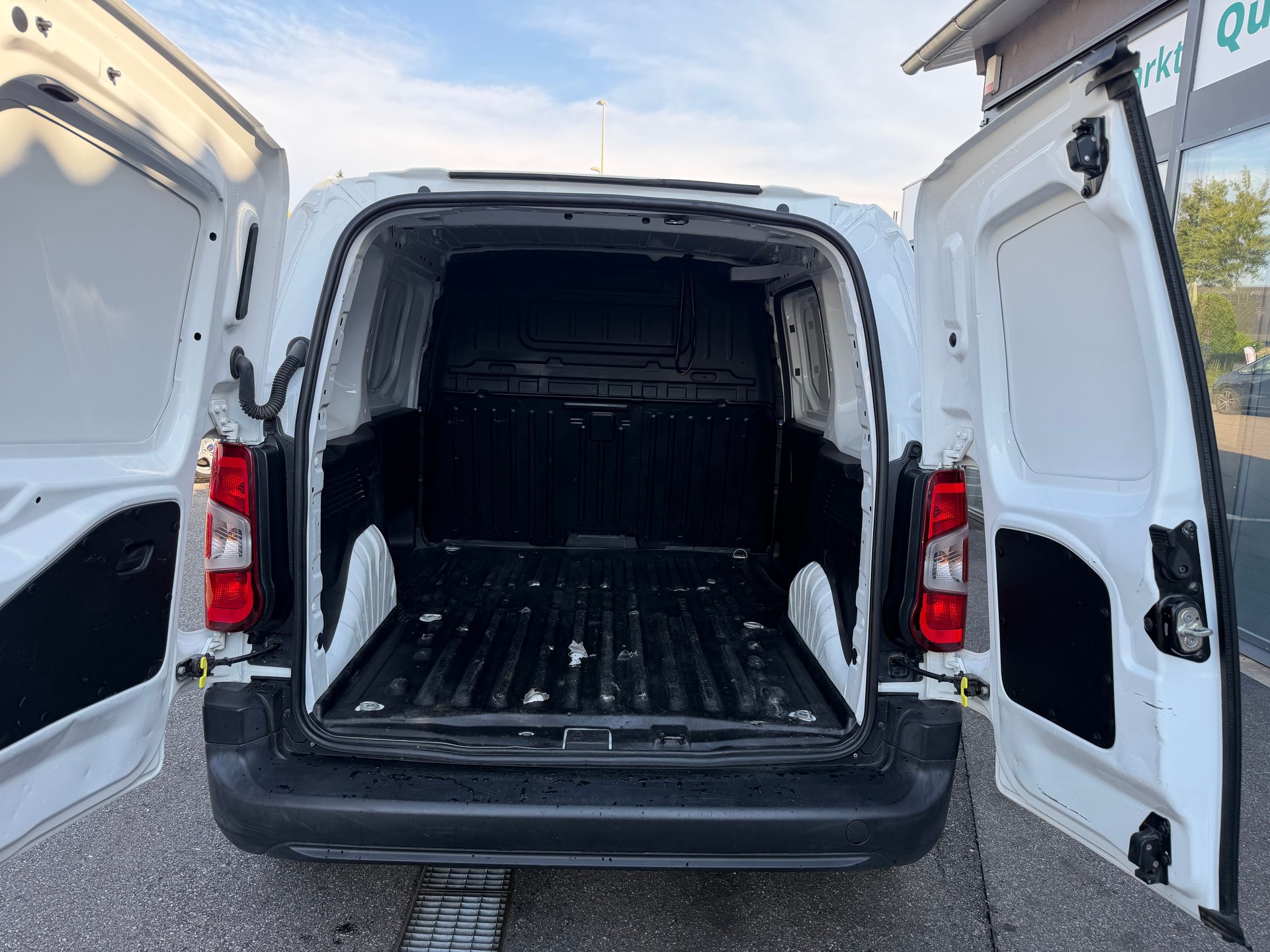 OPEL Combo 1.2 Cargo Basic start/stop-image-9