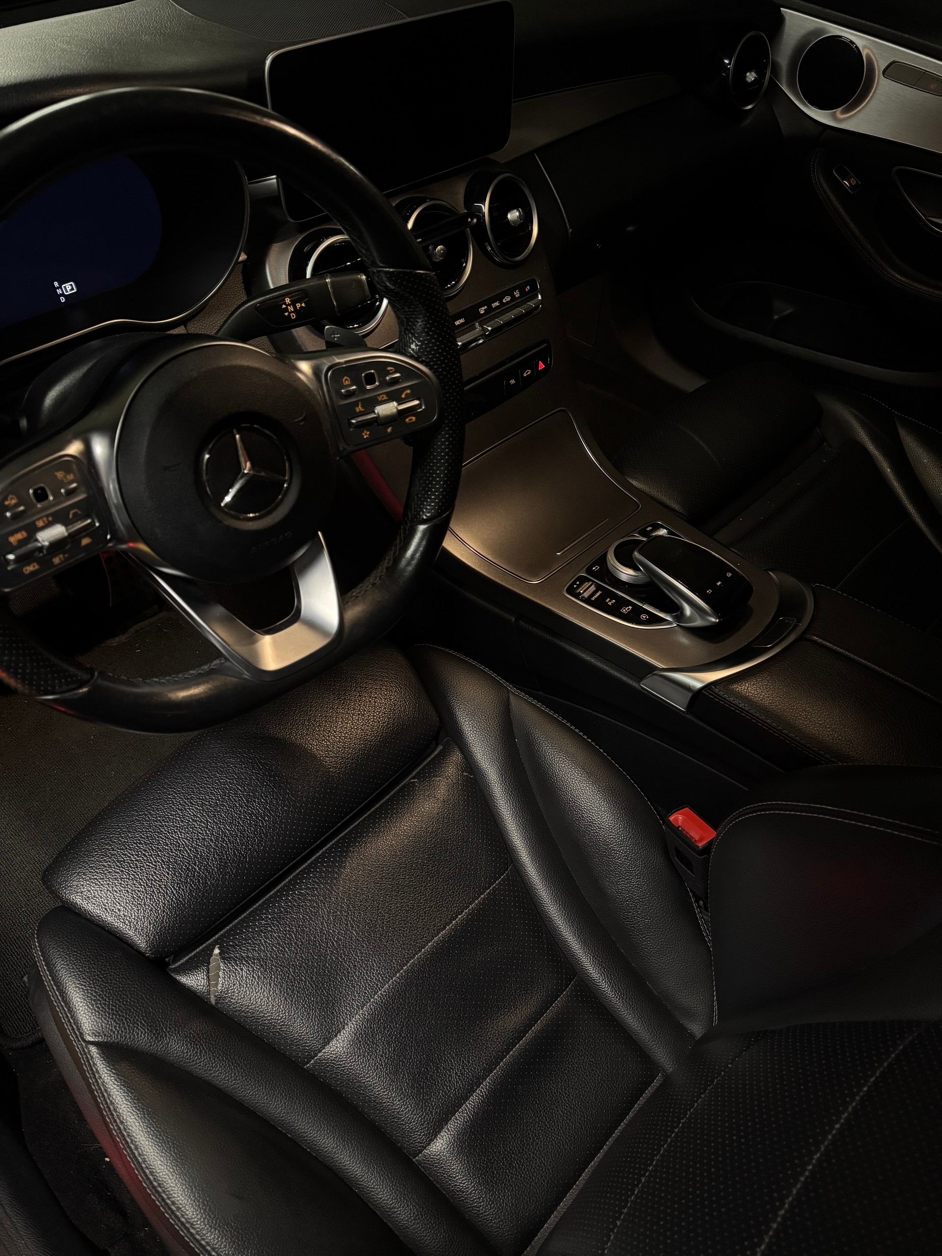 MERCEDES-BENZ C 200 Swiss Star 4 Matic AMG Line-image-3