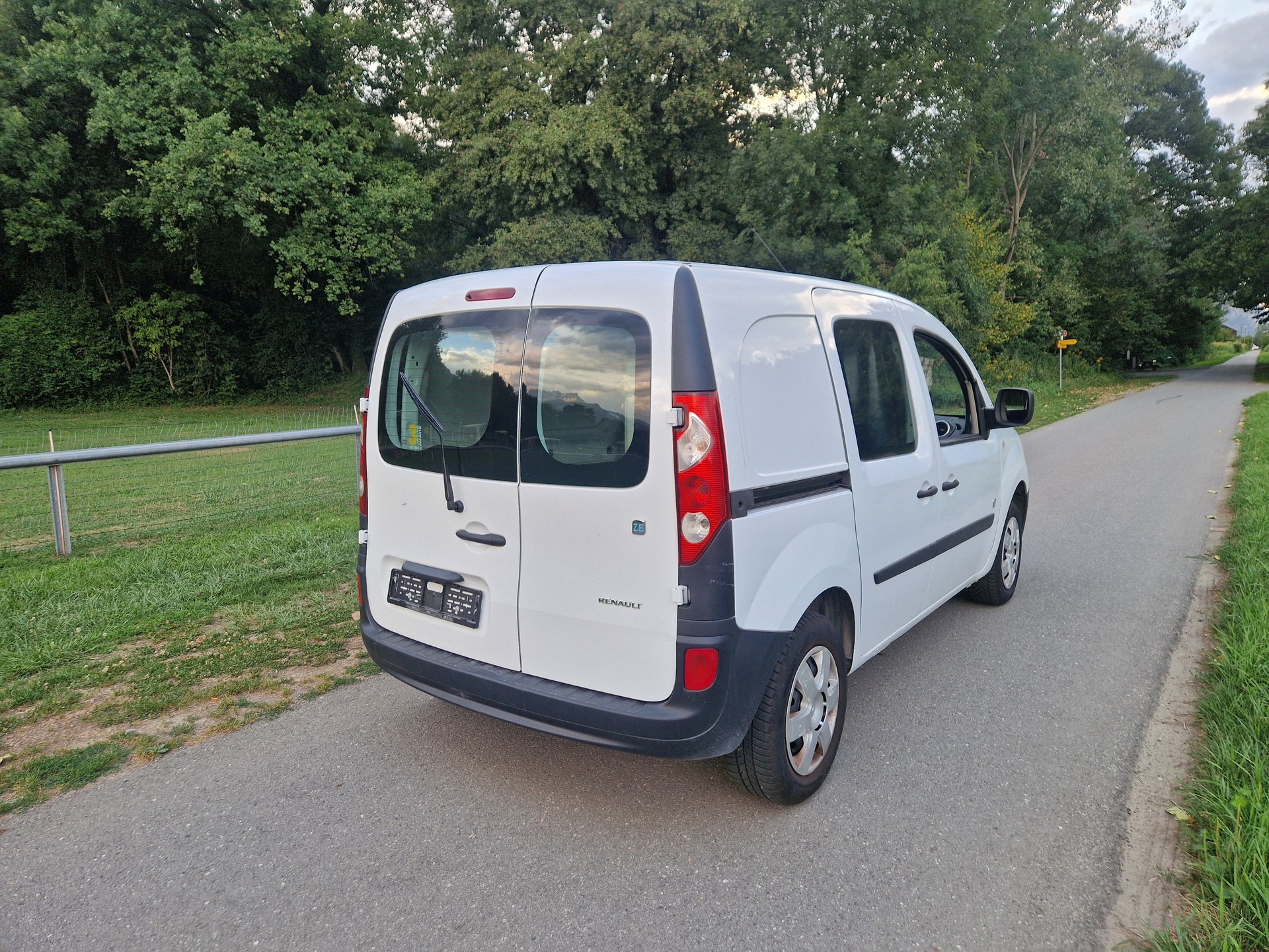 RENAULT Kangoo Z.E.-image-3