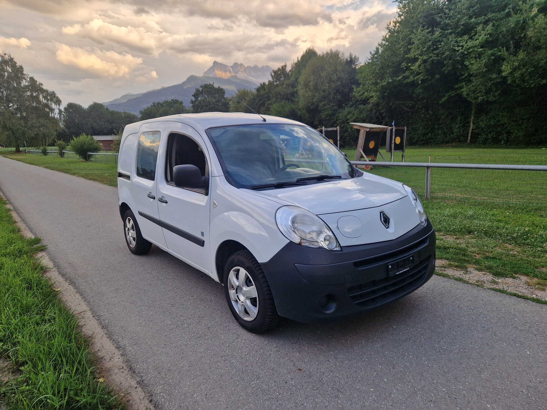 RENAULT Kangoo Z.E.-image-2