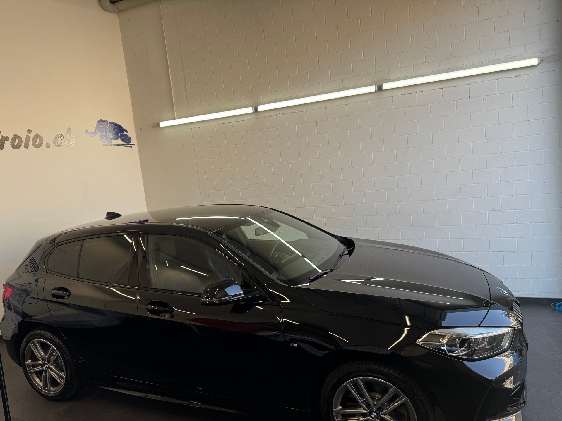 BMW 120i Pure M Sport Steptronic-image-13