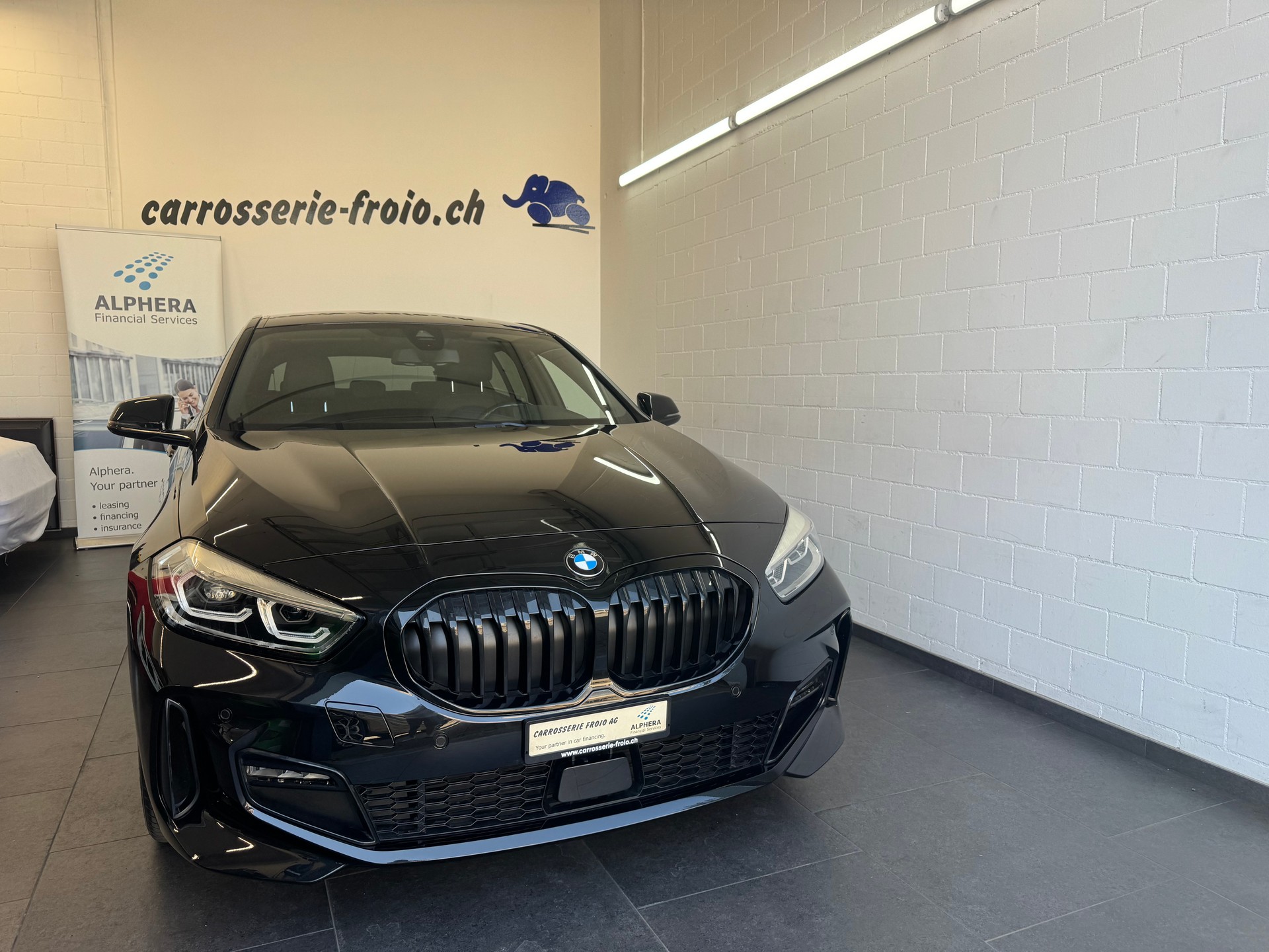 BMW 120i Pure M Sport Steptronic-image-14