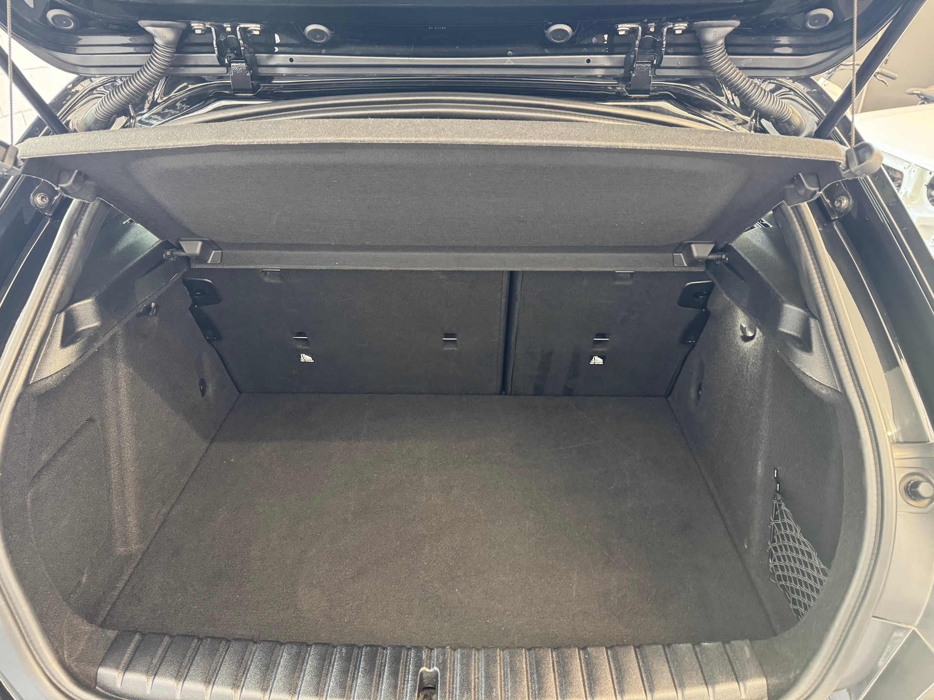 BMW 120i Pure M Sport Steptronic-image-12