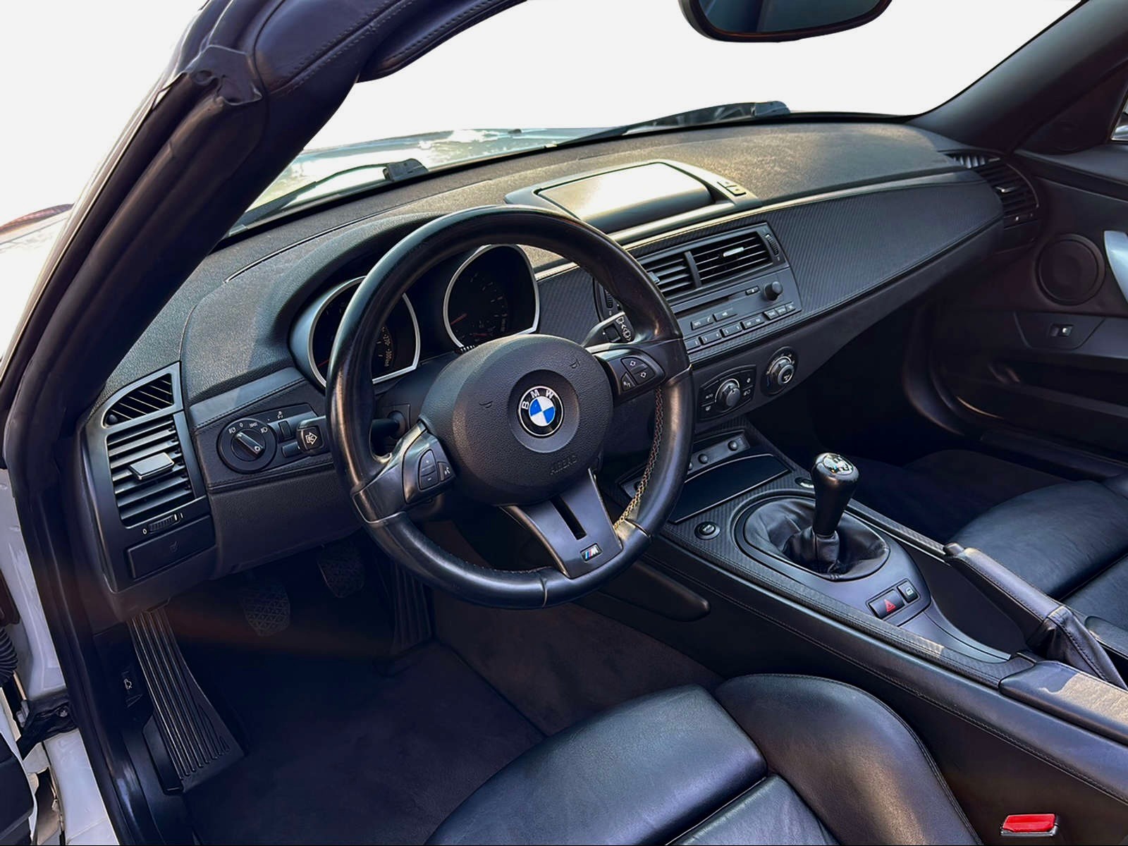 BMW Z4 M Roadster-showroom-element-1