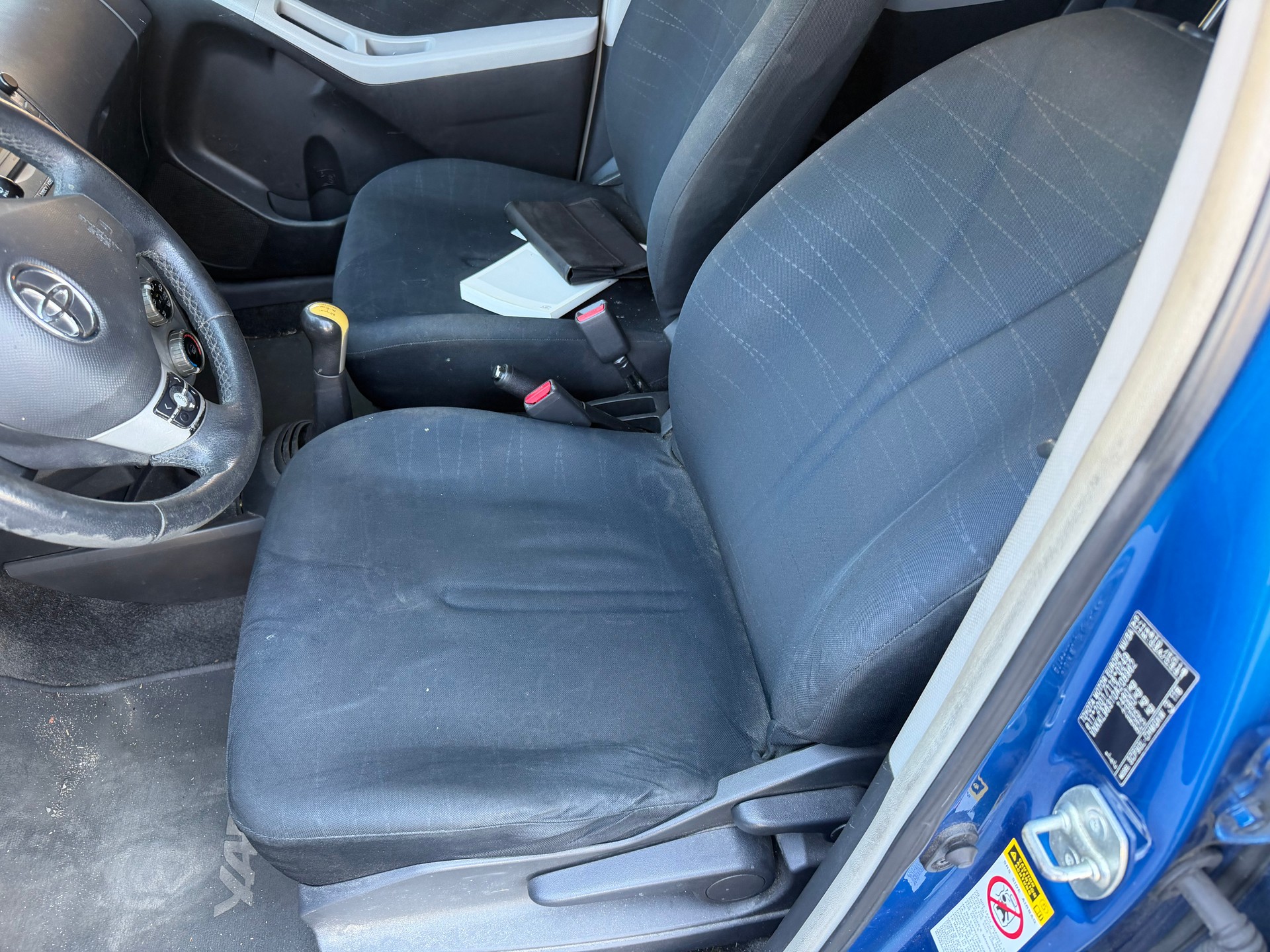 TOYOTA Yaris 1.3 Linea Sol-image-5