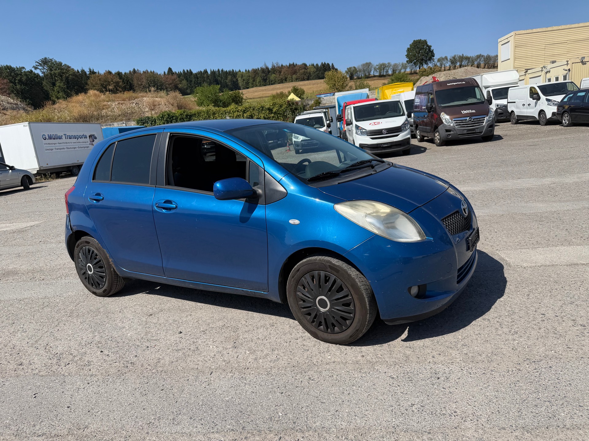 TOYOTA Yaris 1.3 Linea Sol-image-2