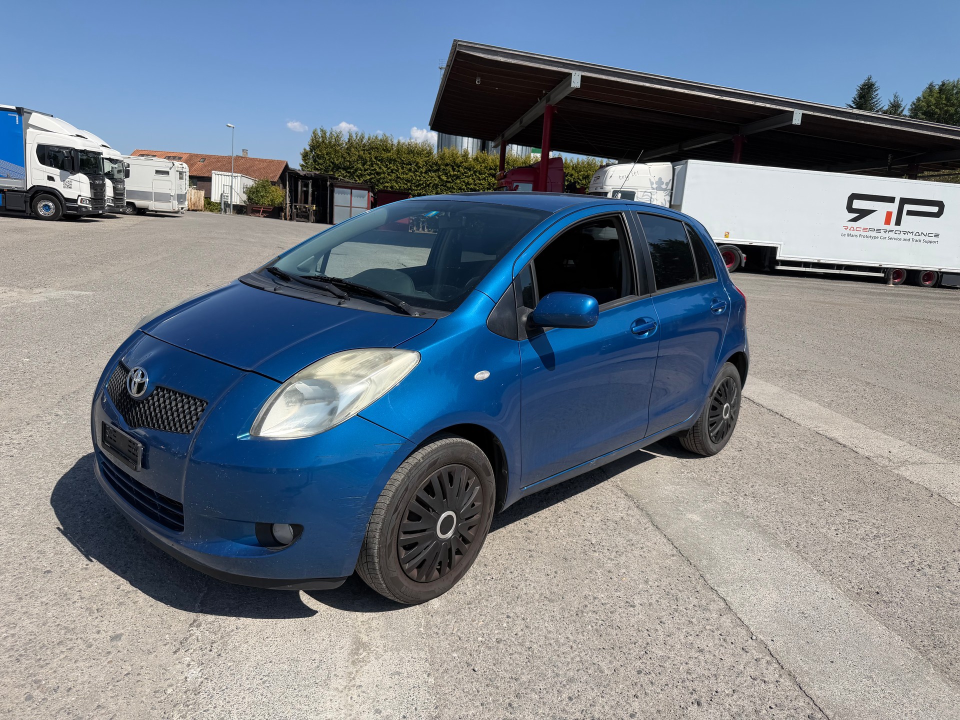 TOYOTA Yaris 1.3 Linea Sol-image-1