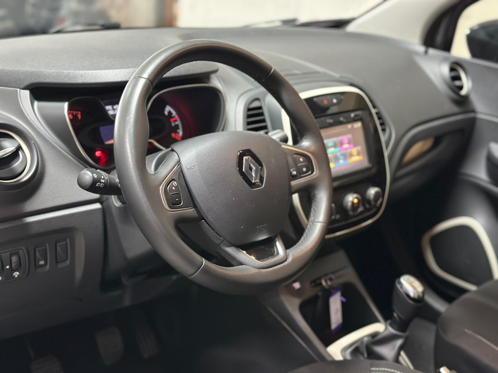 RENAULT Captur 0.9 12V Intens-image-10