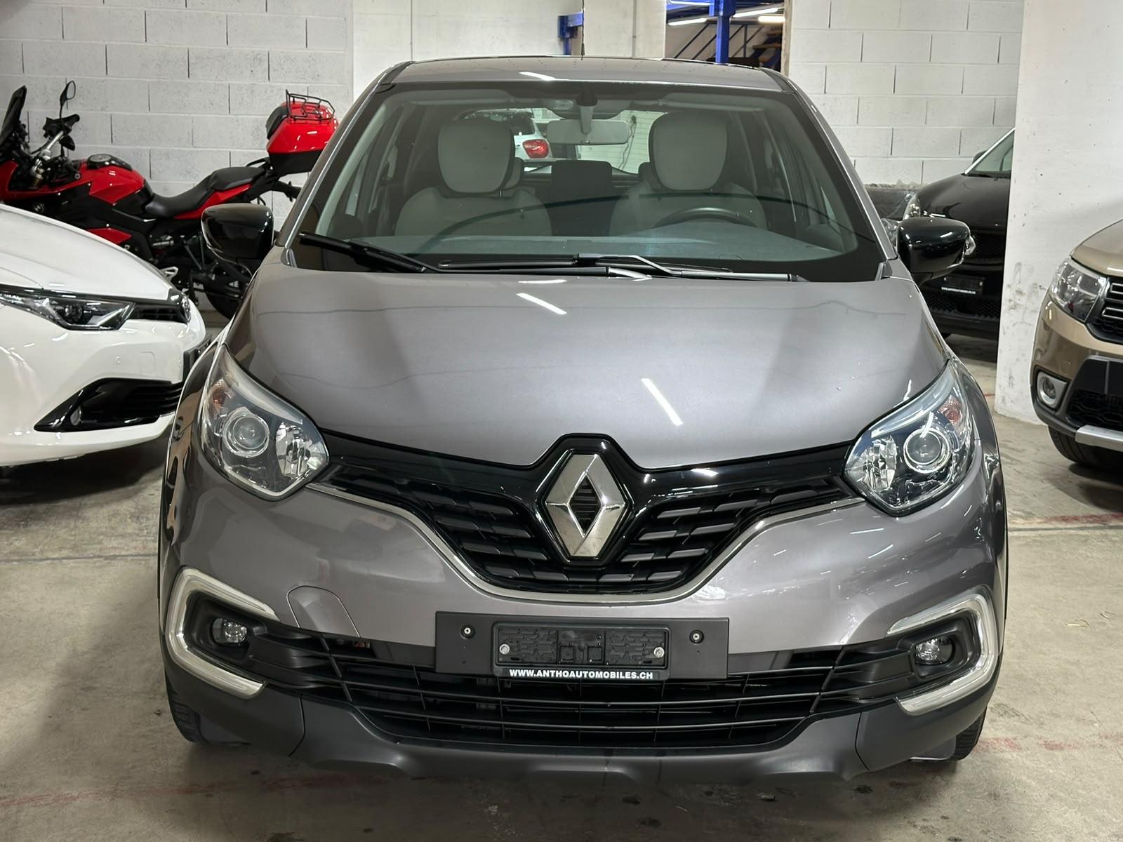RENAULT Captur 0.9 12V Intens-image-2