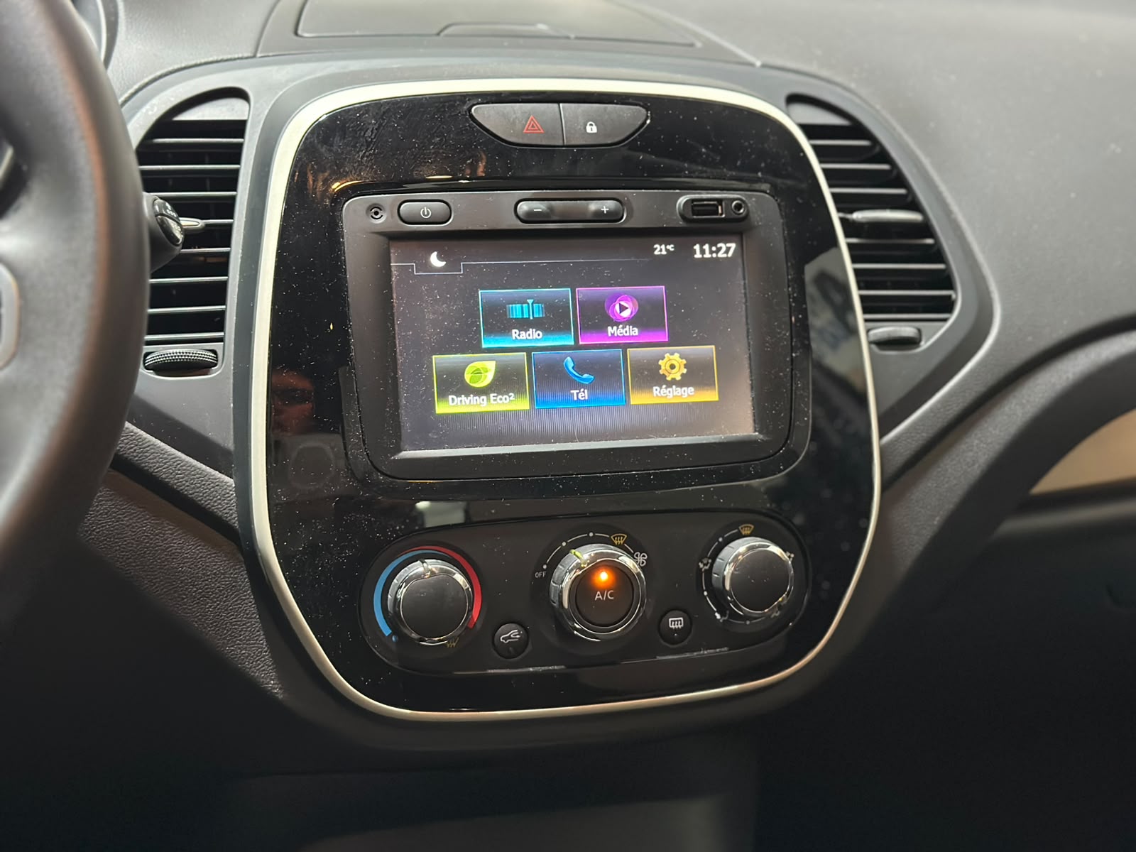 RENAULT Captur 0.9 12V Intens-image-12