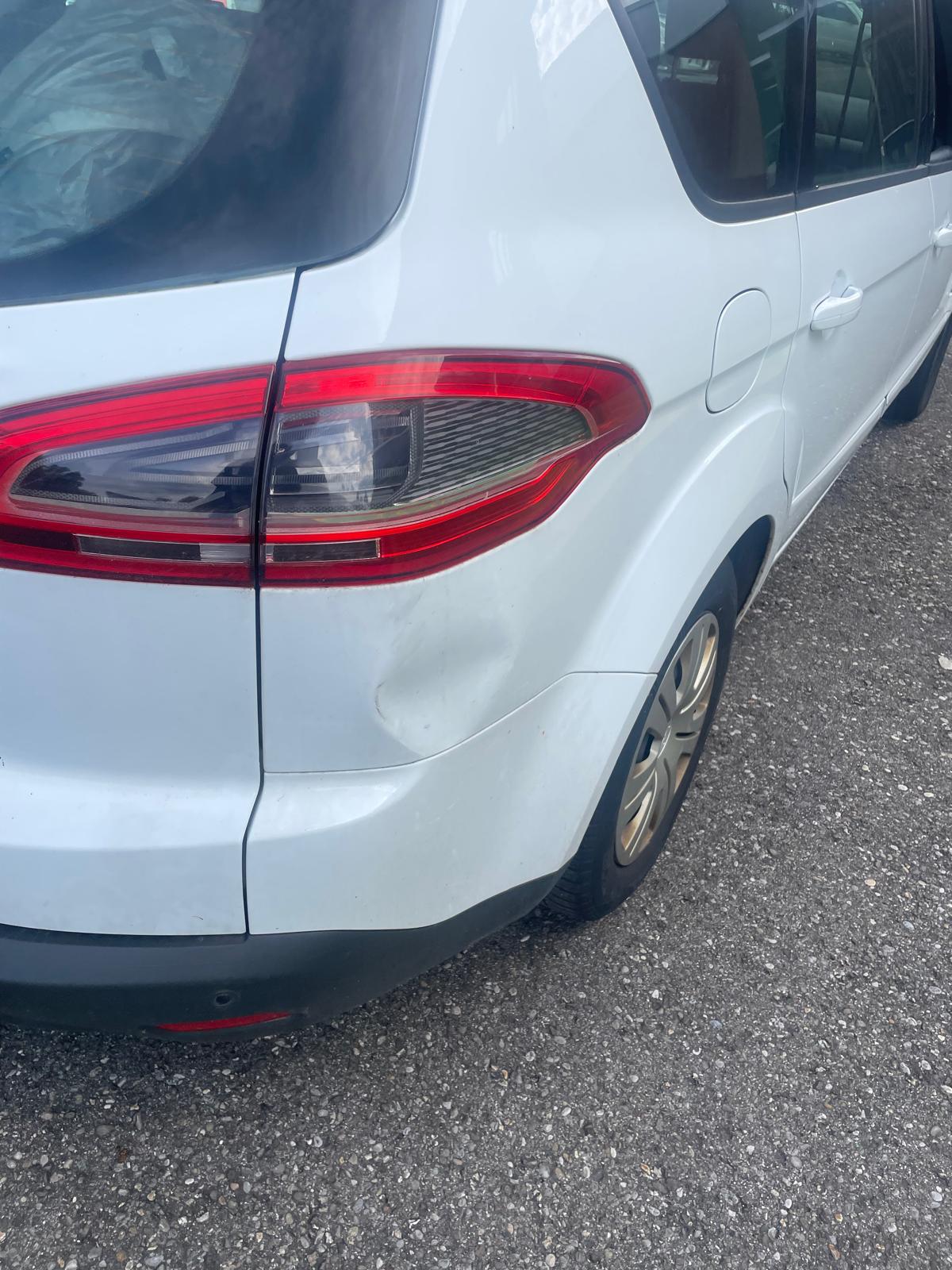 FORD S-Max 2.0 TDCi Titanium-image-9