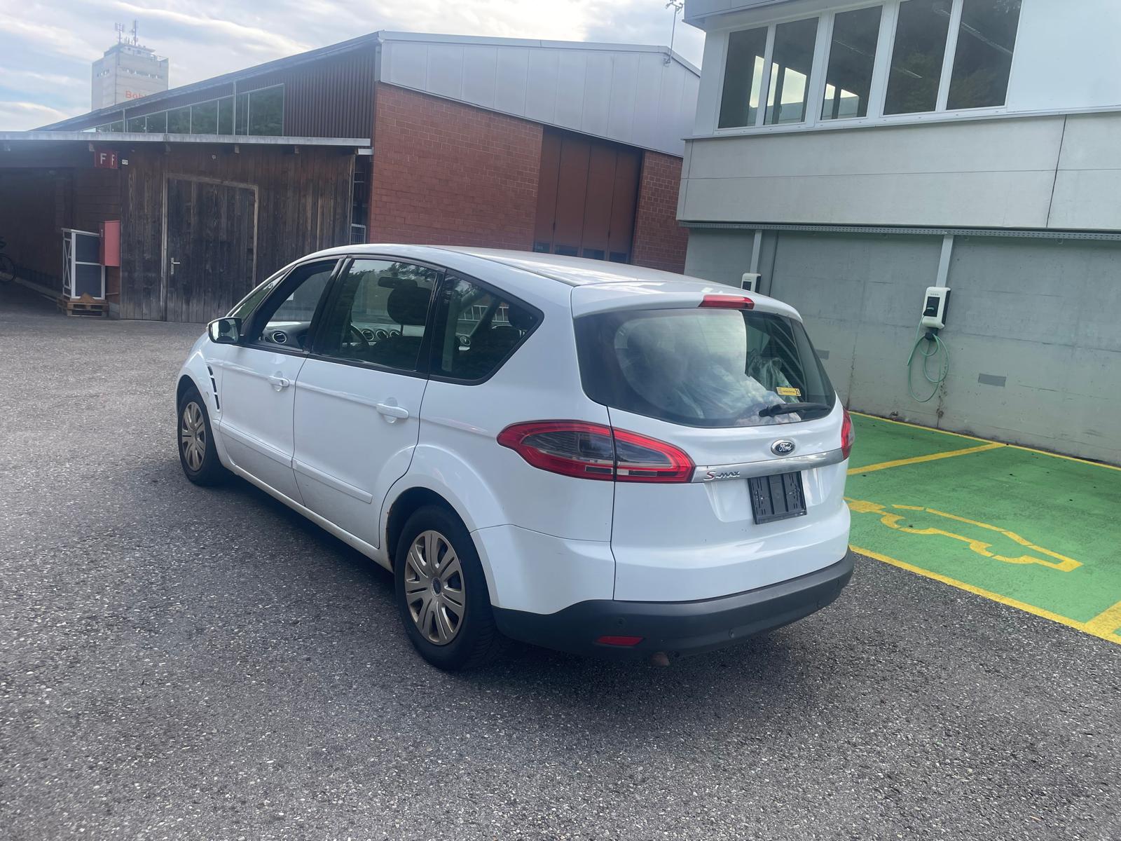 FORD S-Max 2.0 TDCi Titanium-image-11