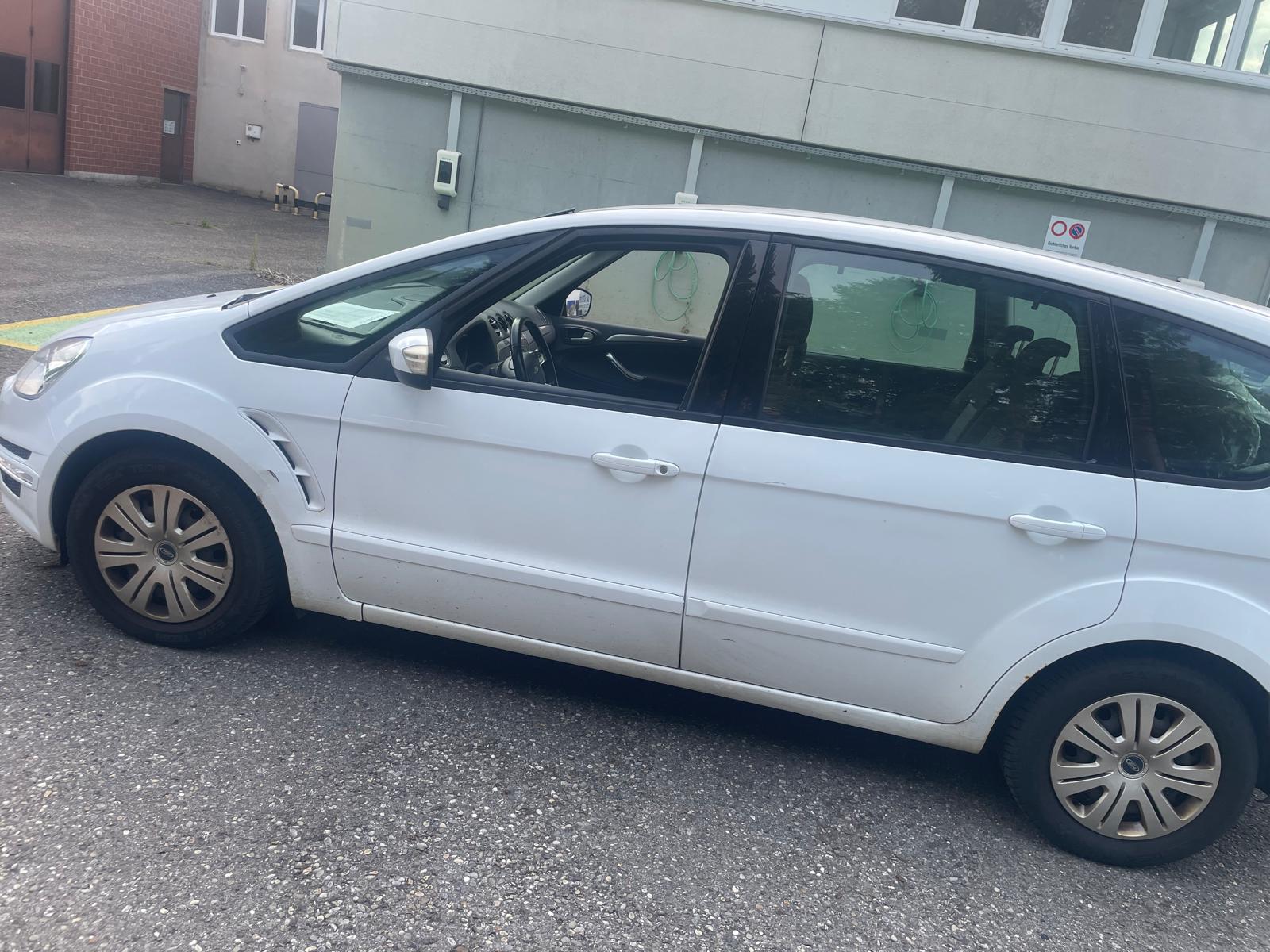 FORD S-Max 2.0 TDCi Titanium-image-13
