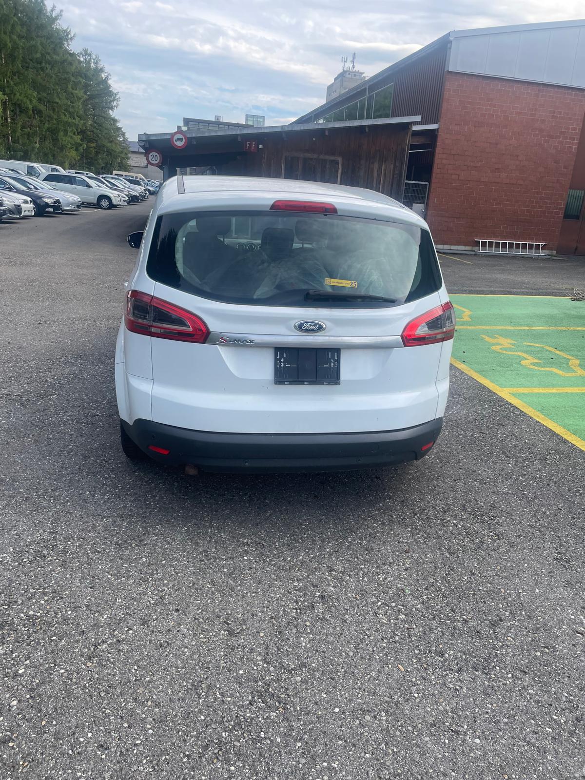 FORD S-Max 2.0 TDCi Titanium-image-12