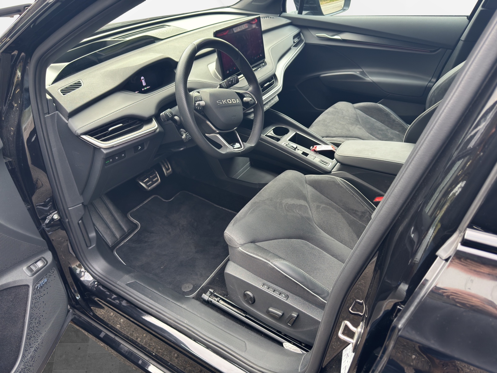 SKODA Enyaq 85x Sportline 4x4-image-9