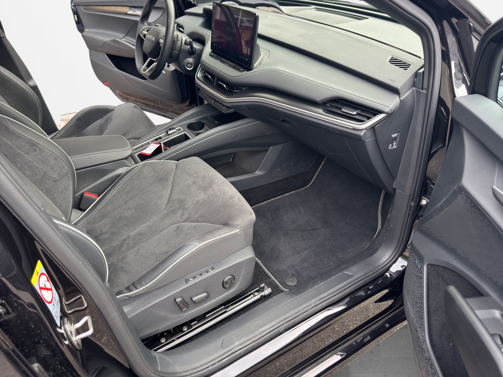 SKODA Enyaq 85x Sportline 4x4-image-14
