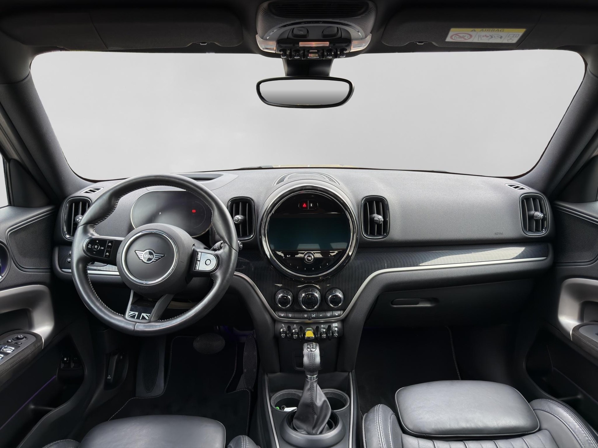 MINI Countryman F60 1.5i Cooper S E ALL4-image-3