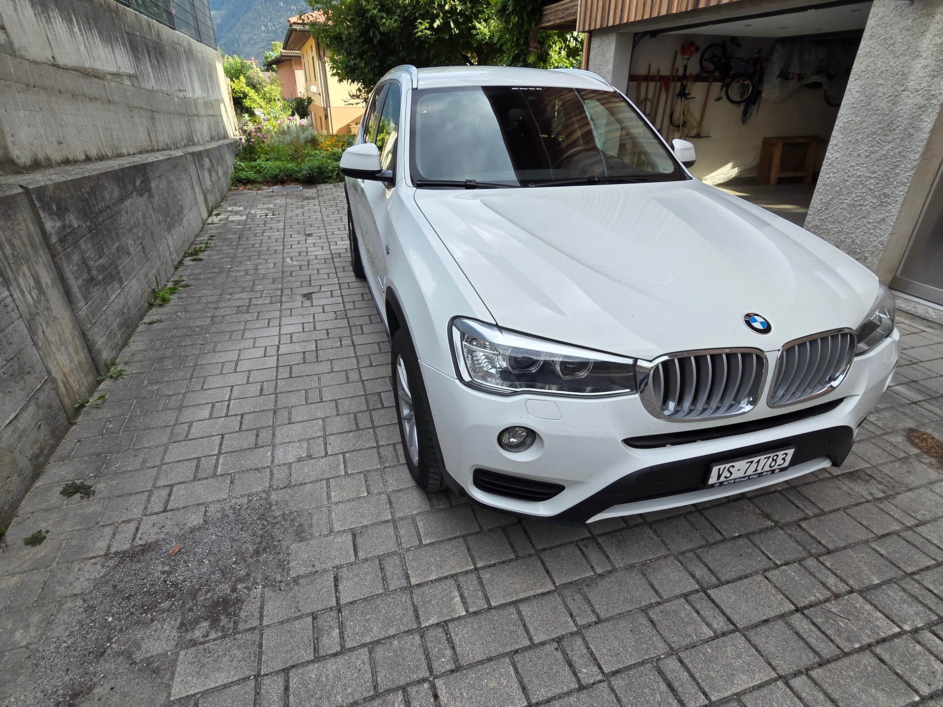 BMW 30d xDrive-image-0