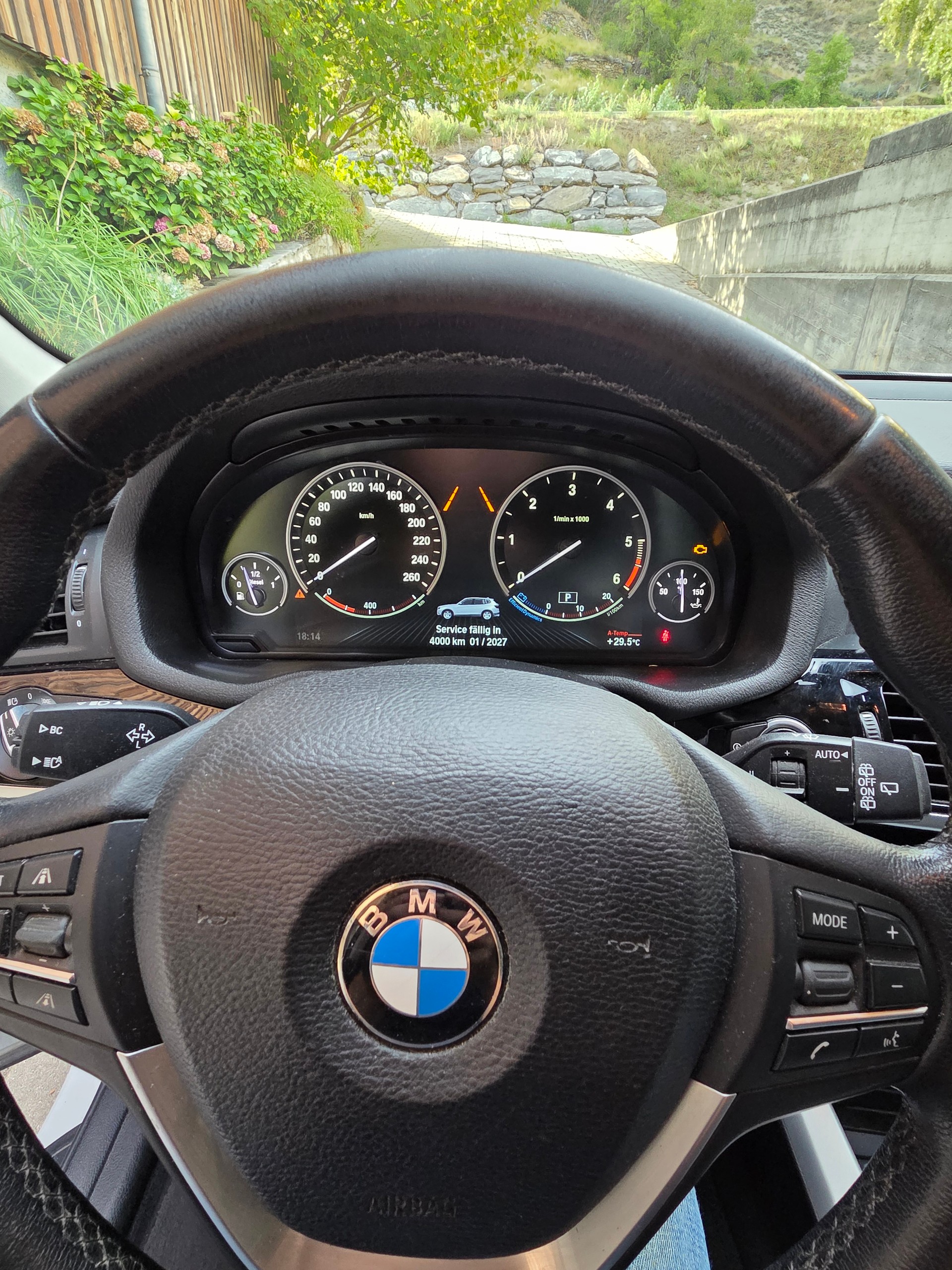 BMW 30d xDrive-image-3